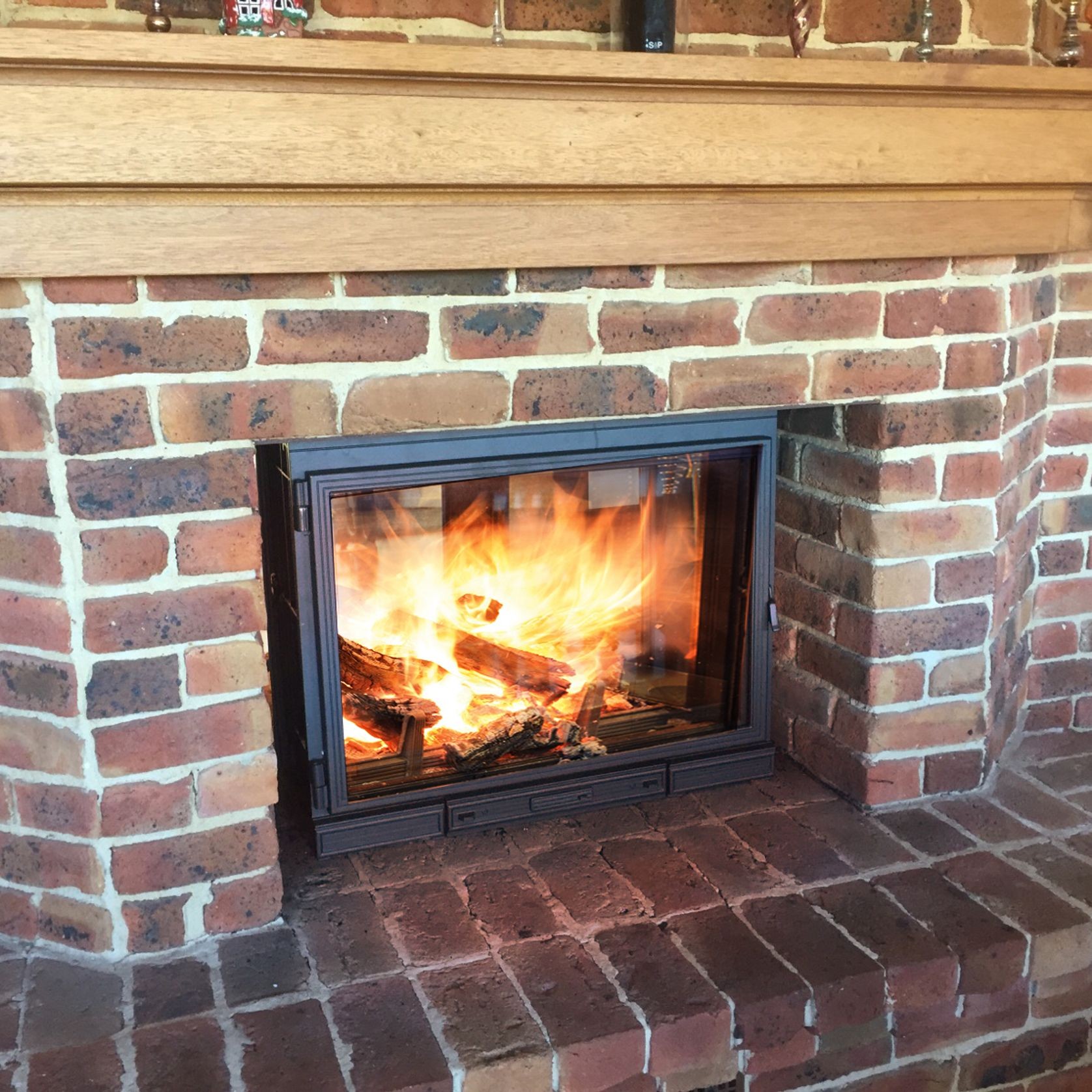 Seguin Multivision 8000 - Two Sided Fireplace gallery detail image