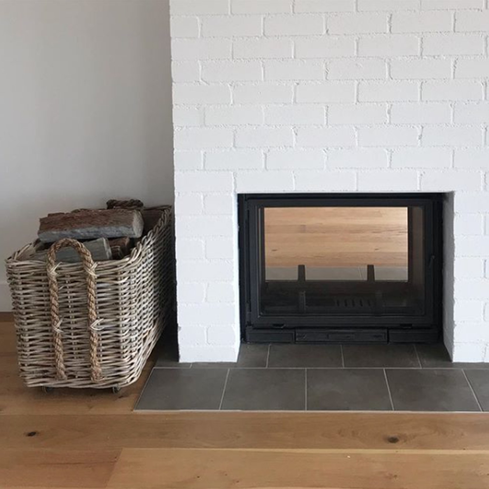 Seguin Multivision 8000 - Two Sided Fireplace gallery detail image