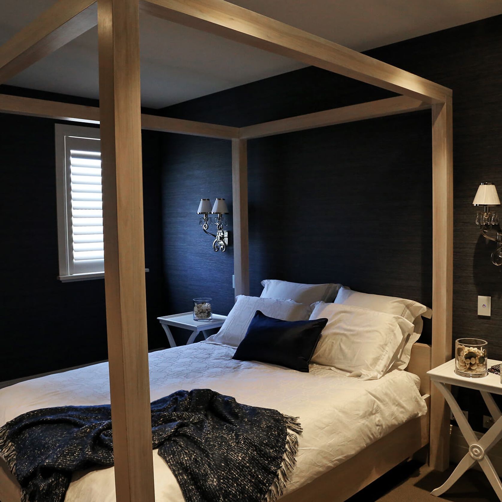 Four Poster Bed gallery detail image