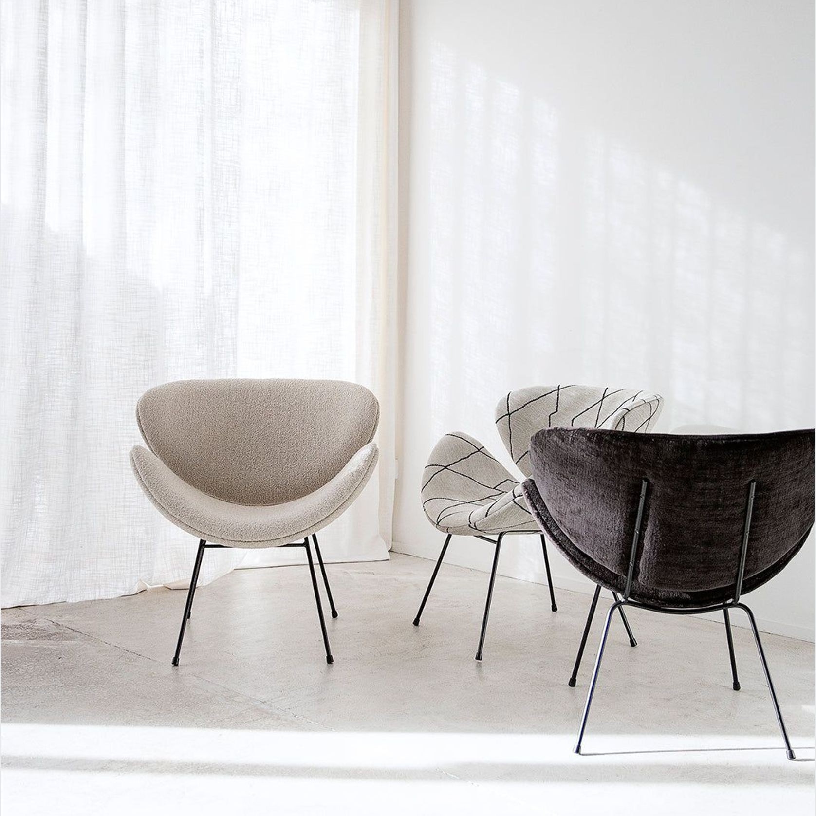 'Florence' Chair / Vintage Velvet / Onyx gallery detail image