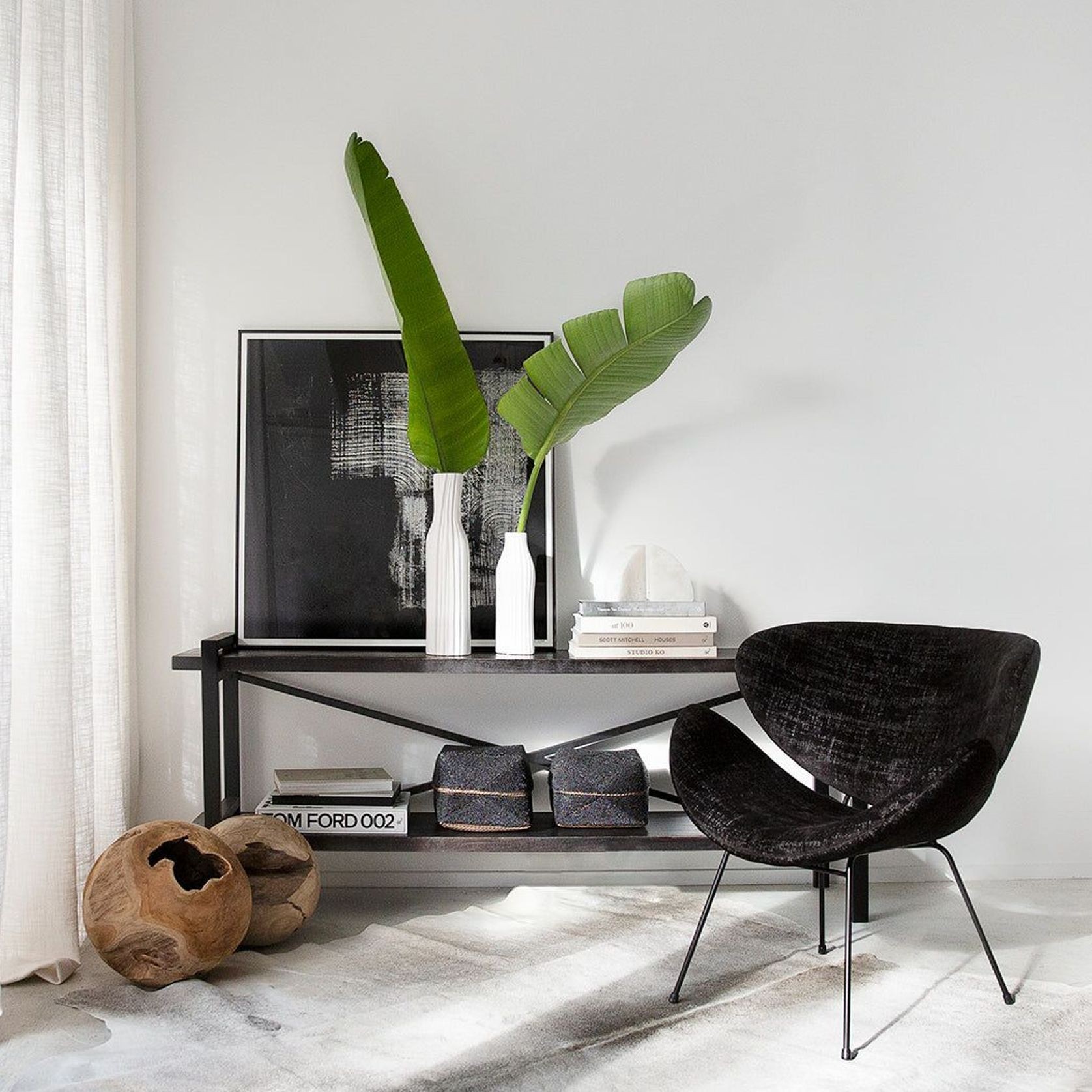 'Florence' Chair / Vintage Velvet / Onyx gallery detail image