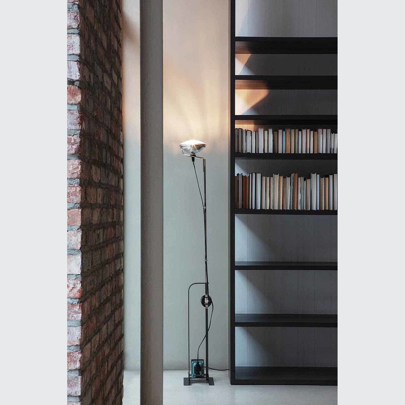 Toio Floor Lamp gallery detail image