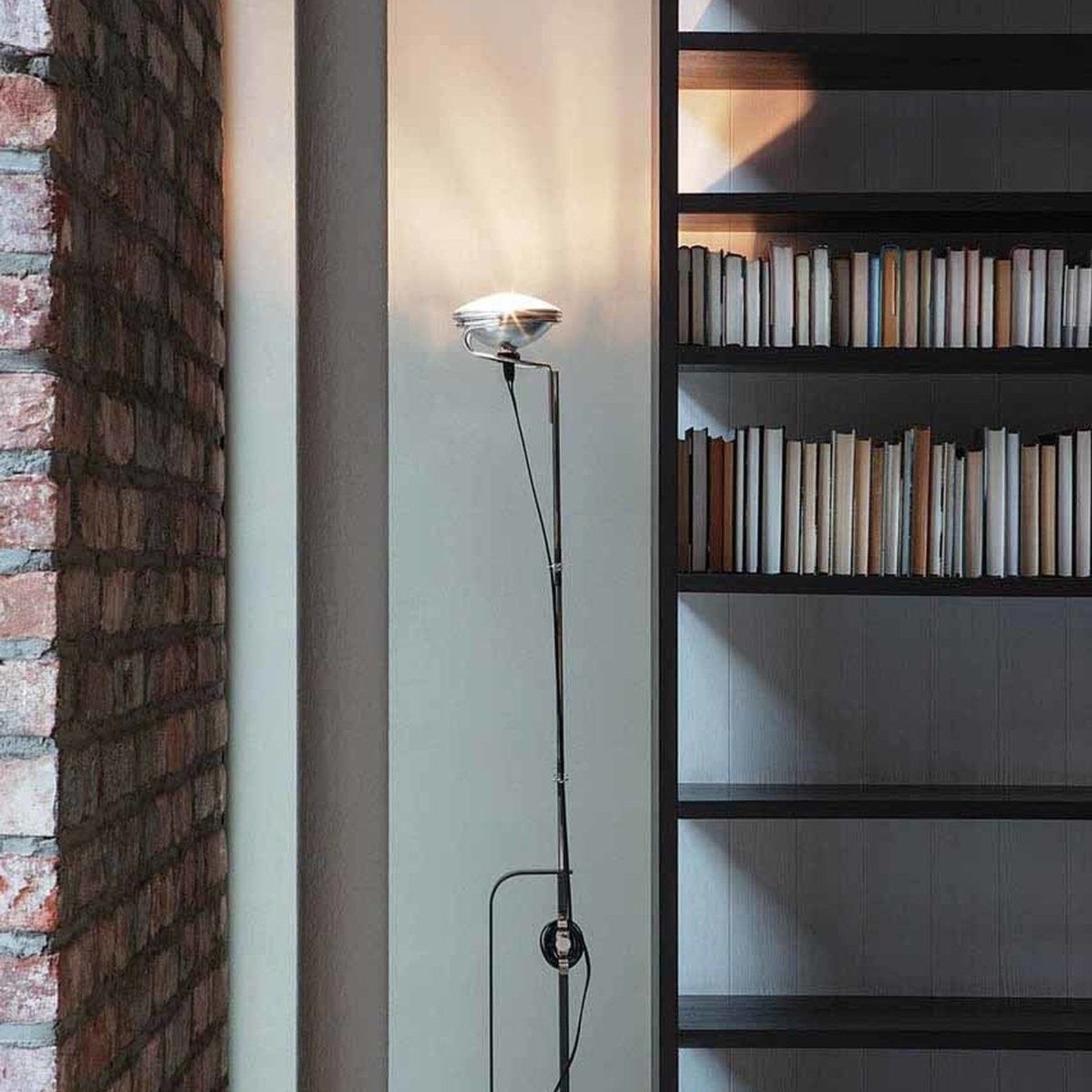 Toio Floor Lamp gallery detail image