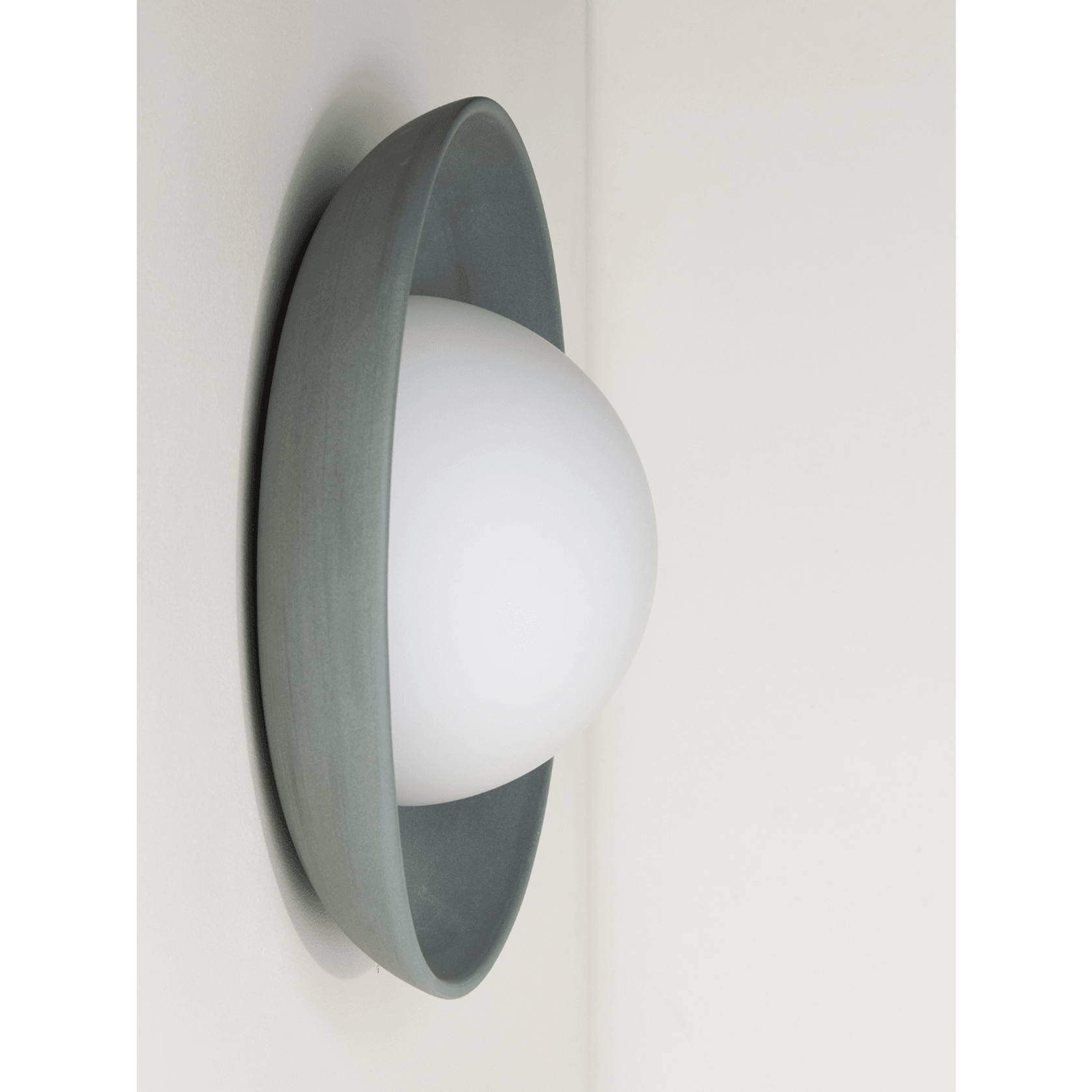 Mani Wide Sconce gallery detail image