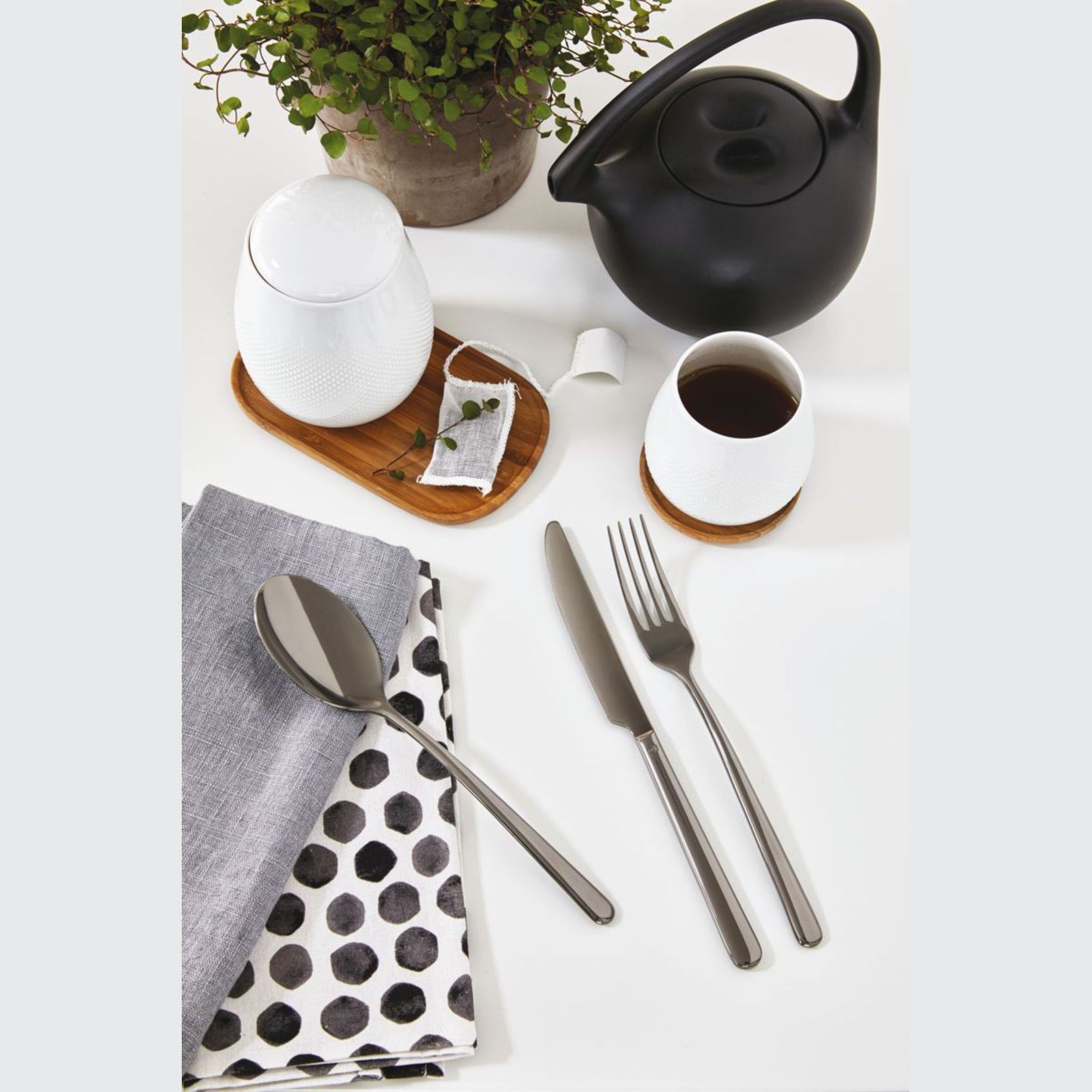 Linear PVD Black 30 Piece Set gallery detail image