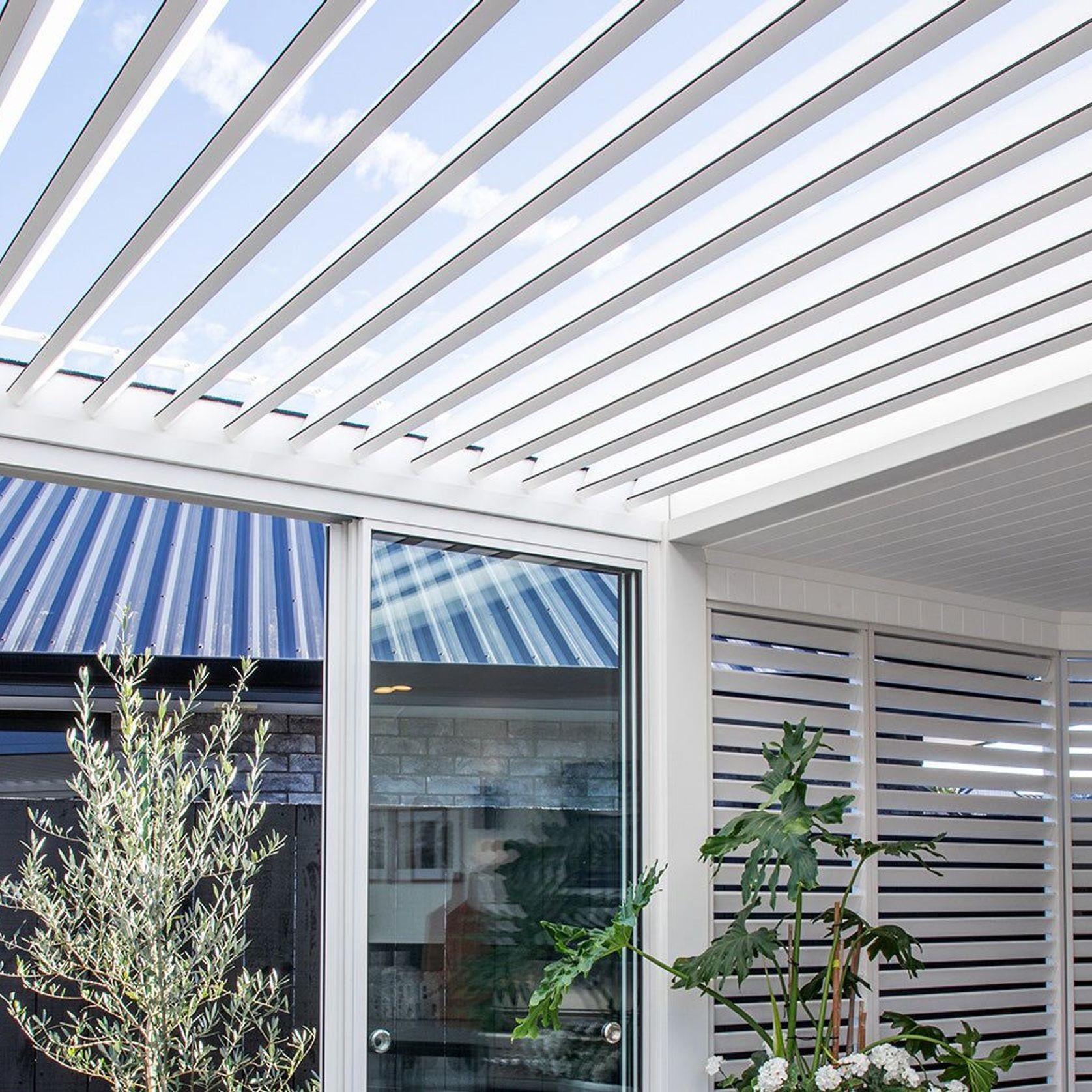 Custom Louvred Pergola gallery detail image