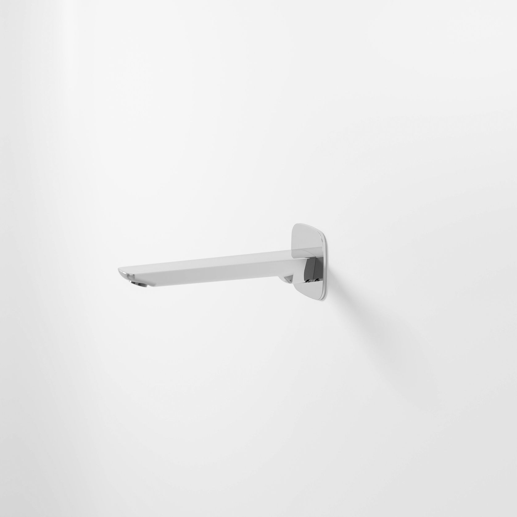 Lineare Bath Spout gallery detail image