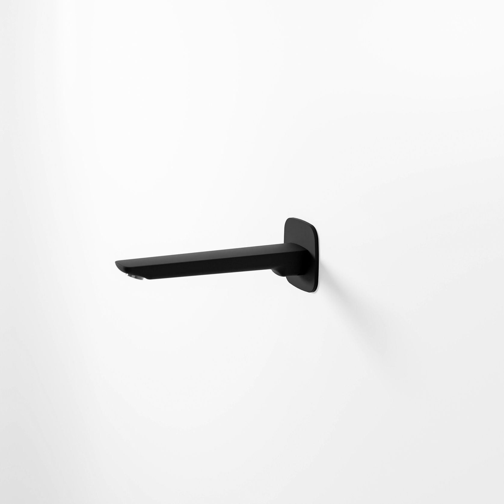 Lineare Bath Spout gallery detail image