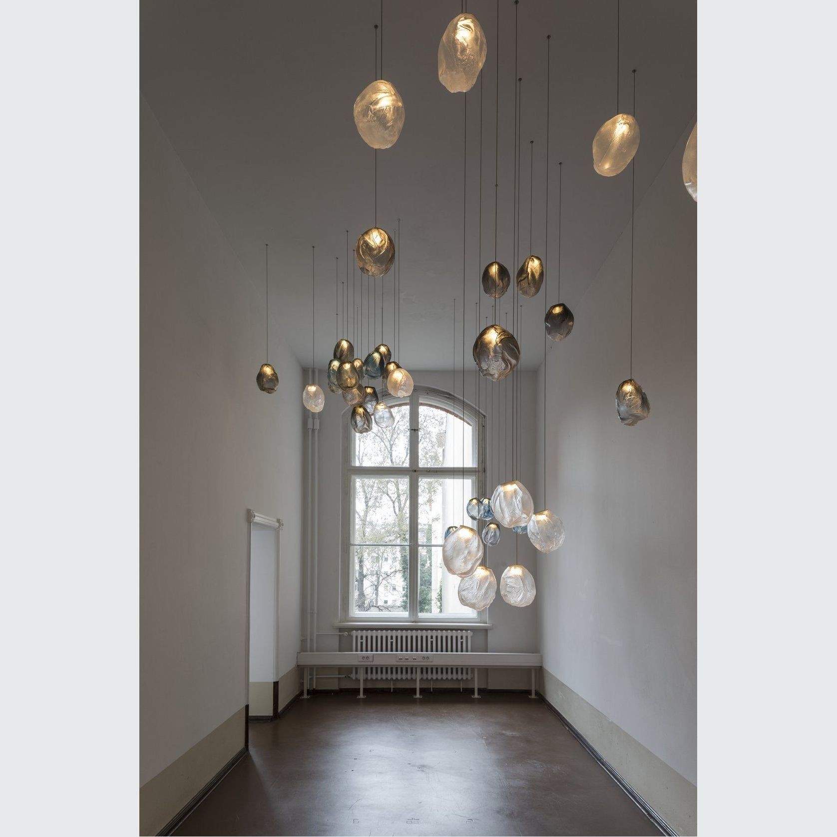 73.1 V gallery detail image