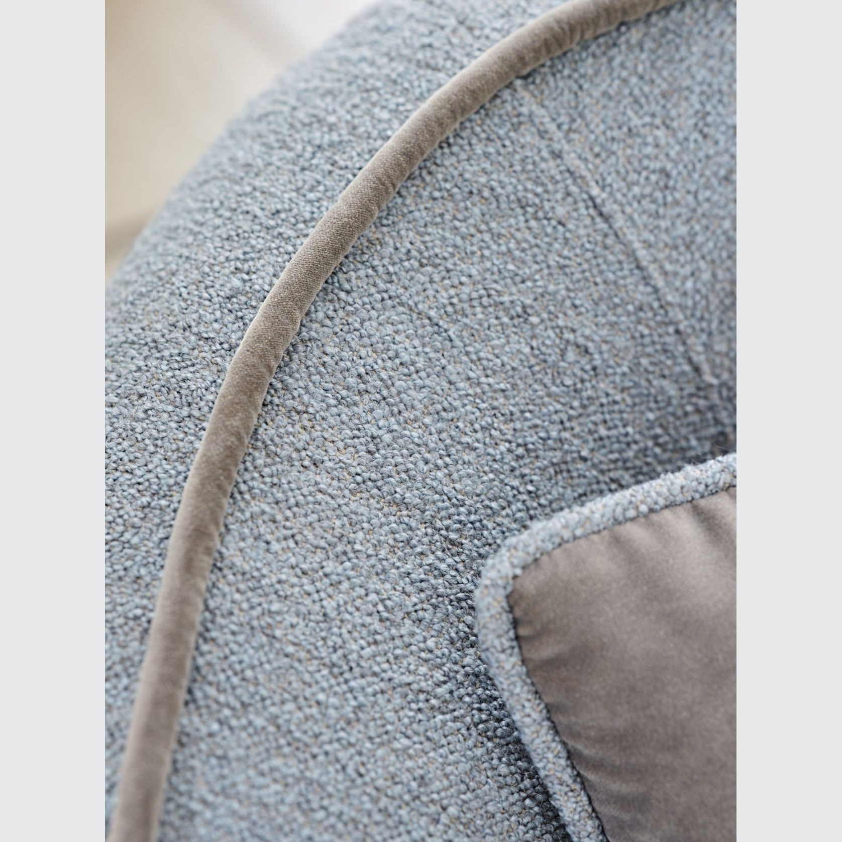 Erasmo Sofa gallery detail image