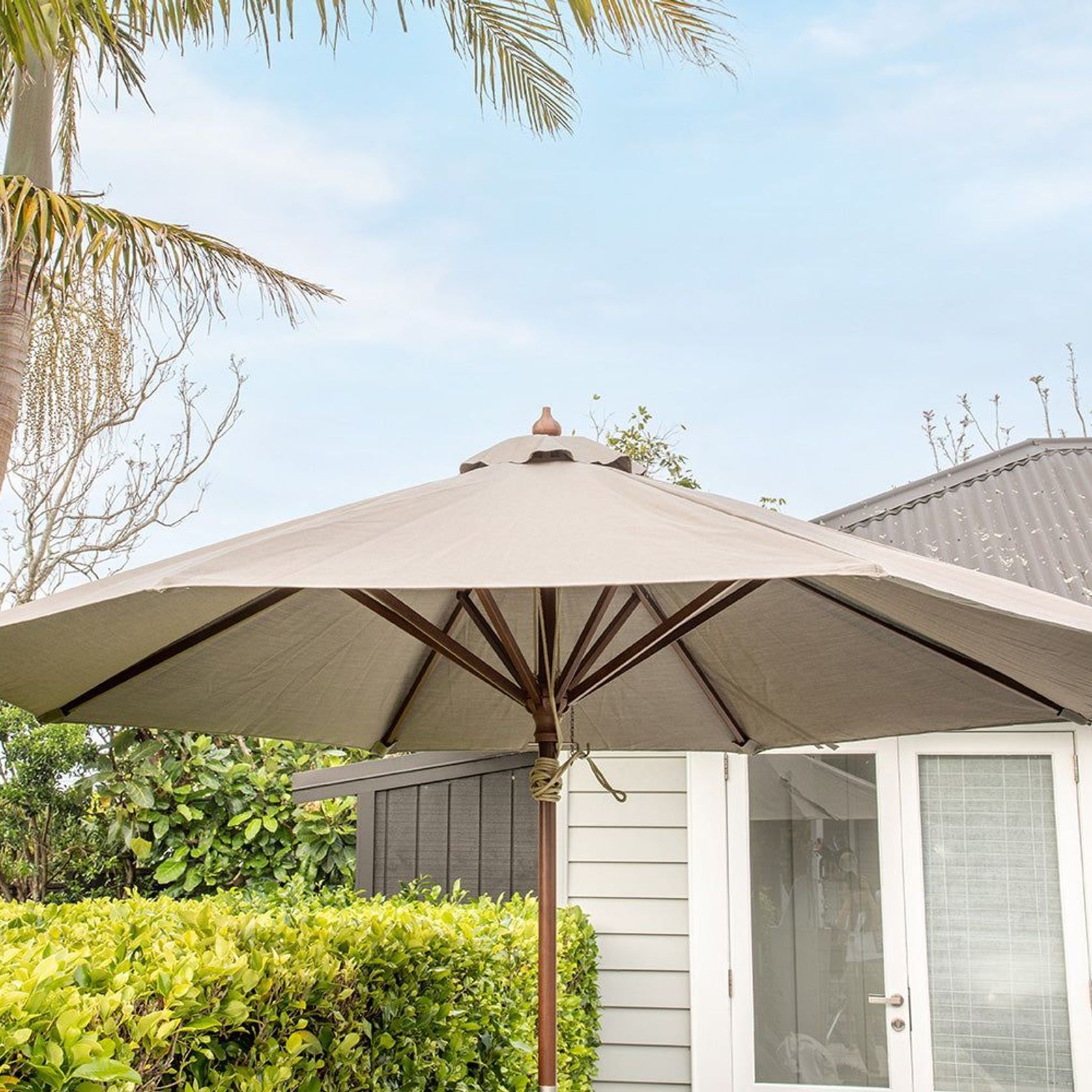 Nile 2.7m Sunbrella Round Market Umbrella gallery detail image