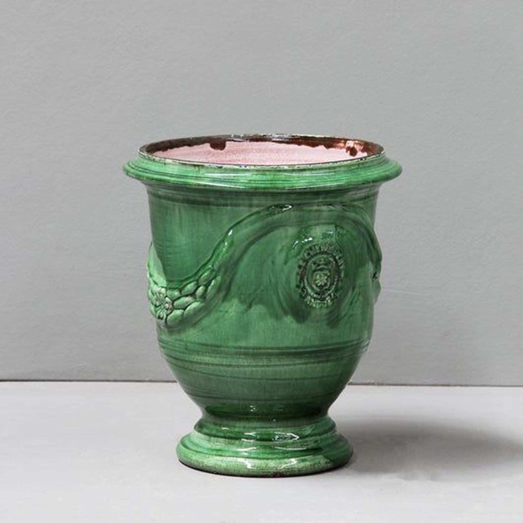 Le Chene Vert Antica Anduze Noisy Urn gallery detail image