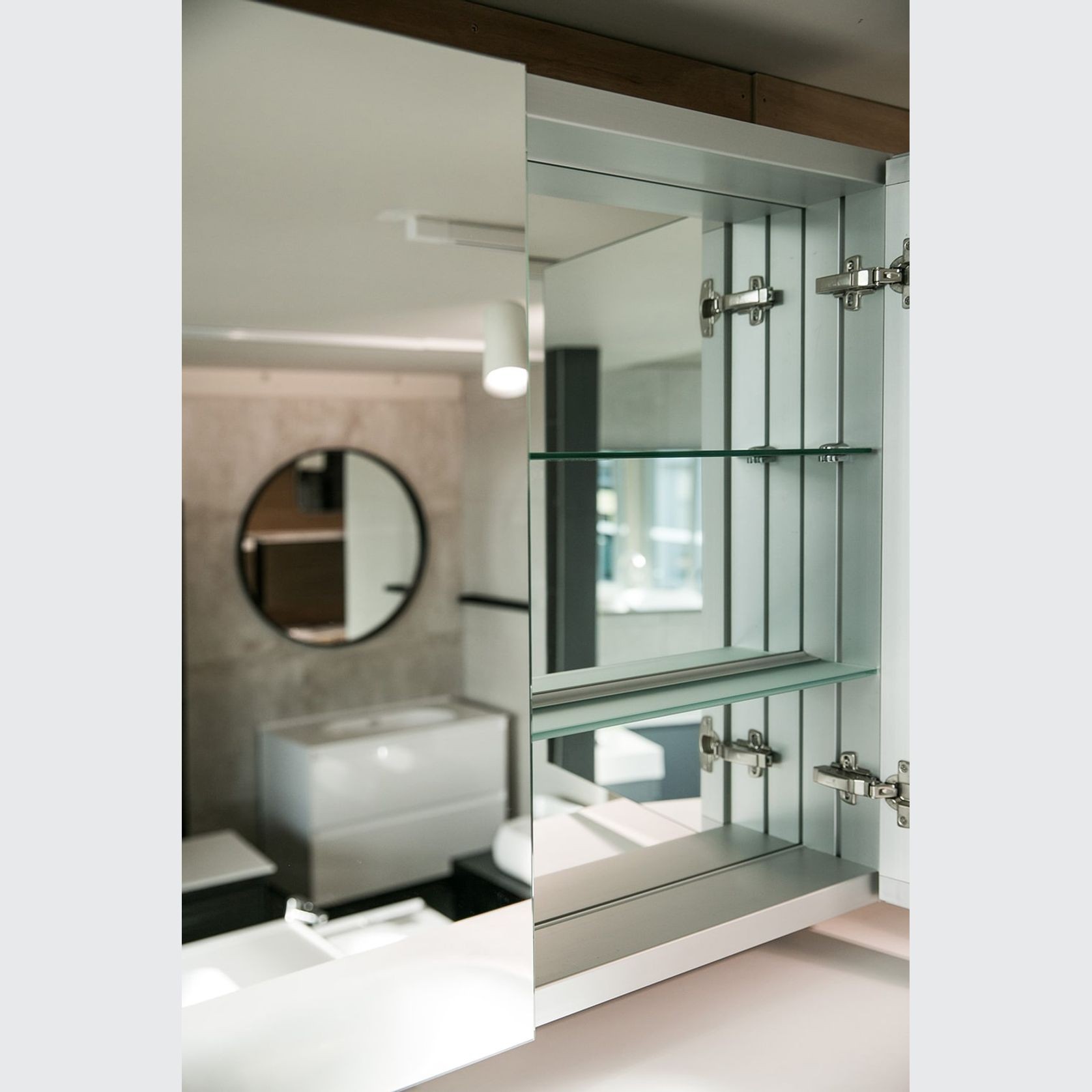 Matte Alumium Carcass Mirror Cabinet 900mm gallery detail image