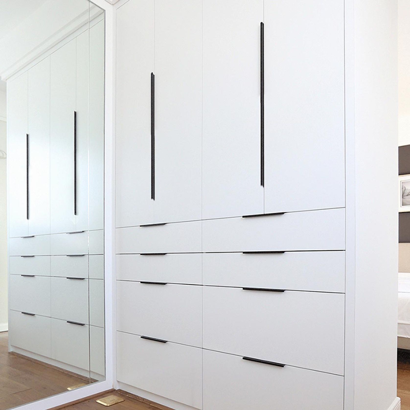 Kitchen lip pull handles darwin Matt black /Brushed brass/Brushed nickel/Matt white gallery detail image
