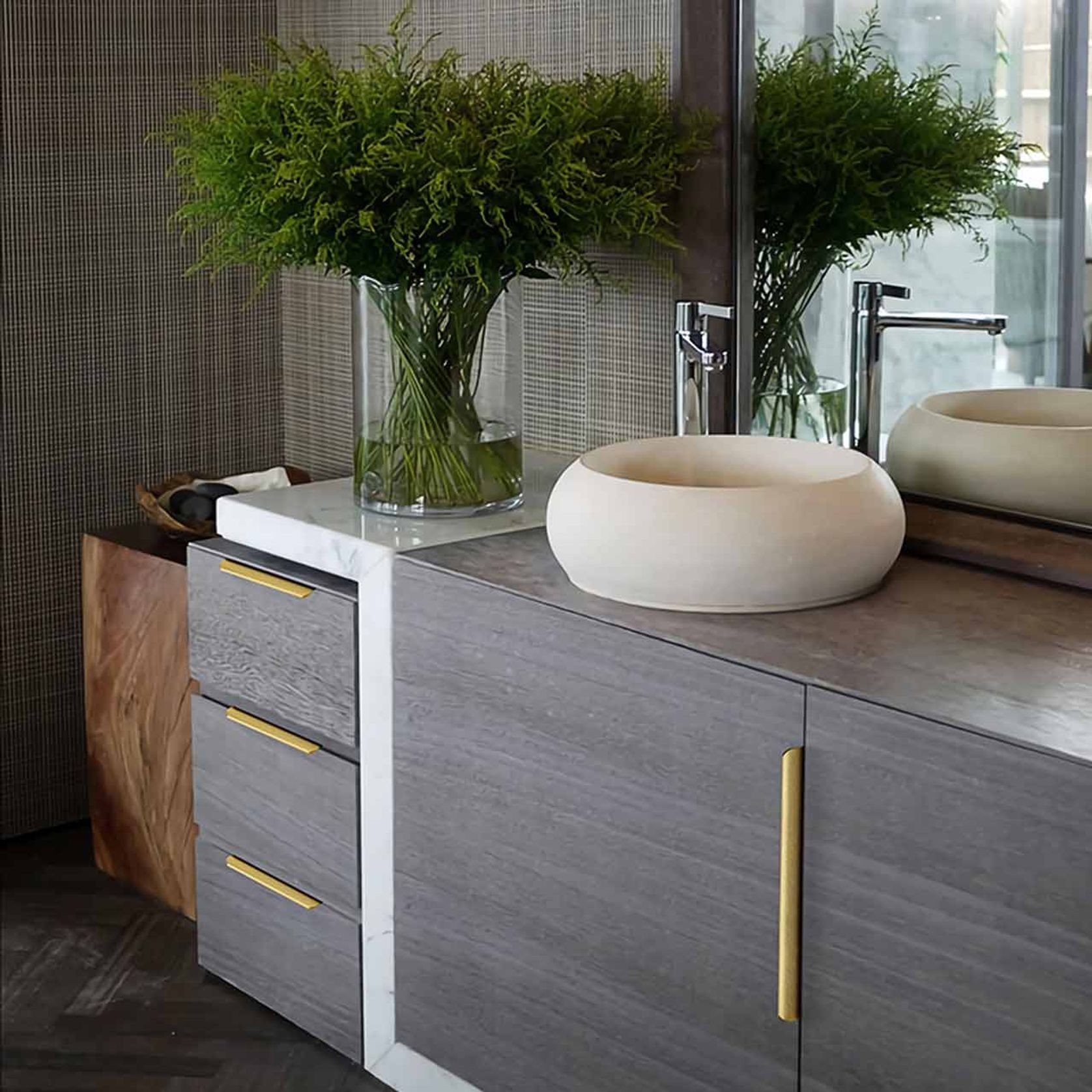 Kitchen lip pull handles darwin Matt black /Brushed brass/Brushed nickel/Matt white gallery detail image