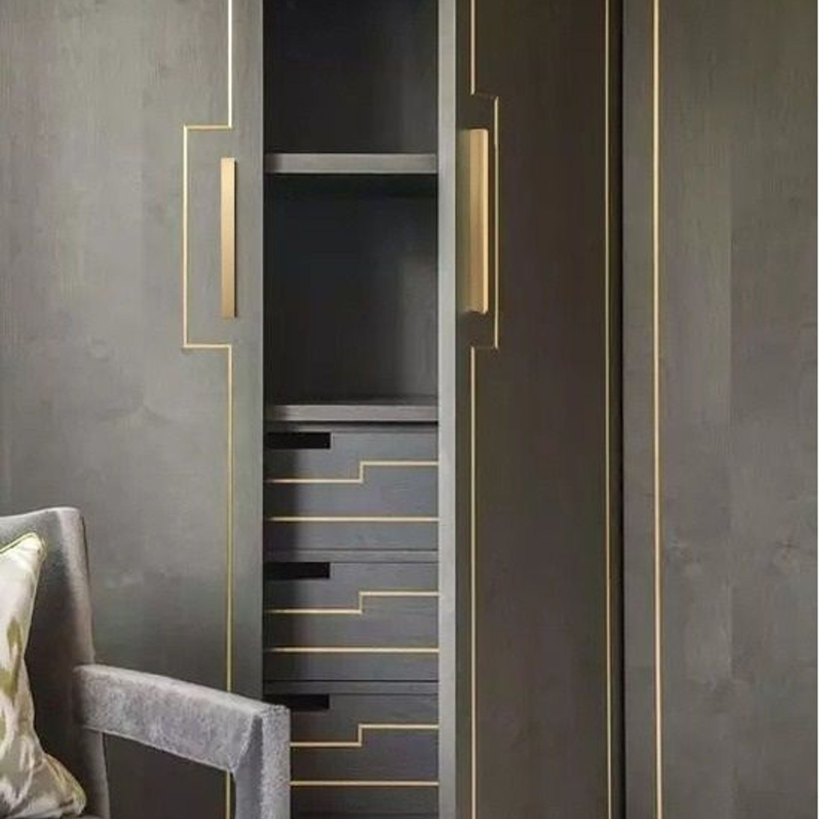 Kitchen Finger Pull Handle Nowra Matt black /Brushed brass/Brushed nickel gallery detail image