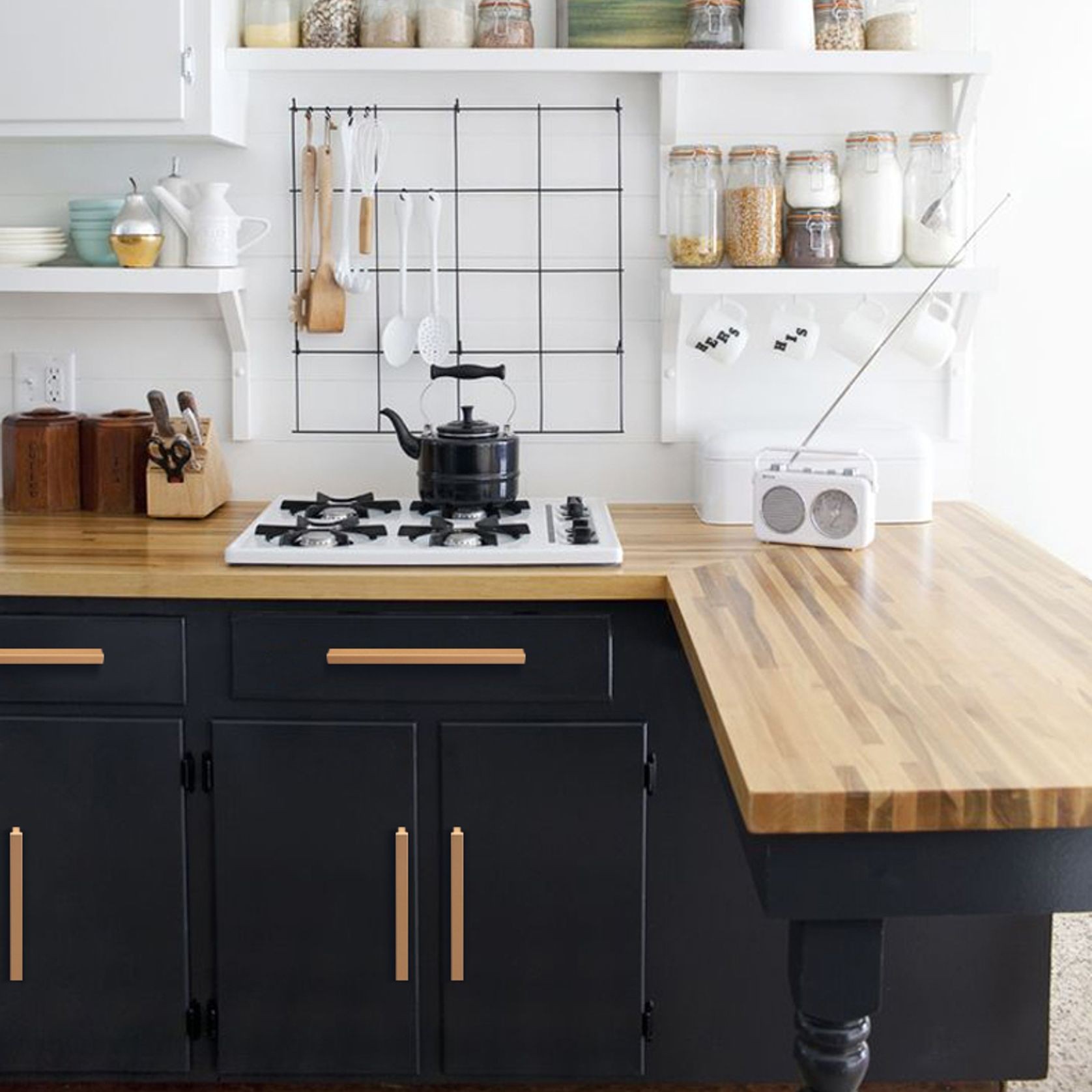 Kitchen Finger Pull Handle Nowra Matt black /Brushed brass/Brushed nickel gallery detail image