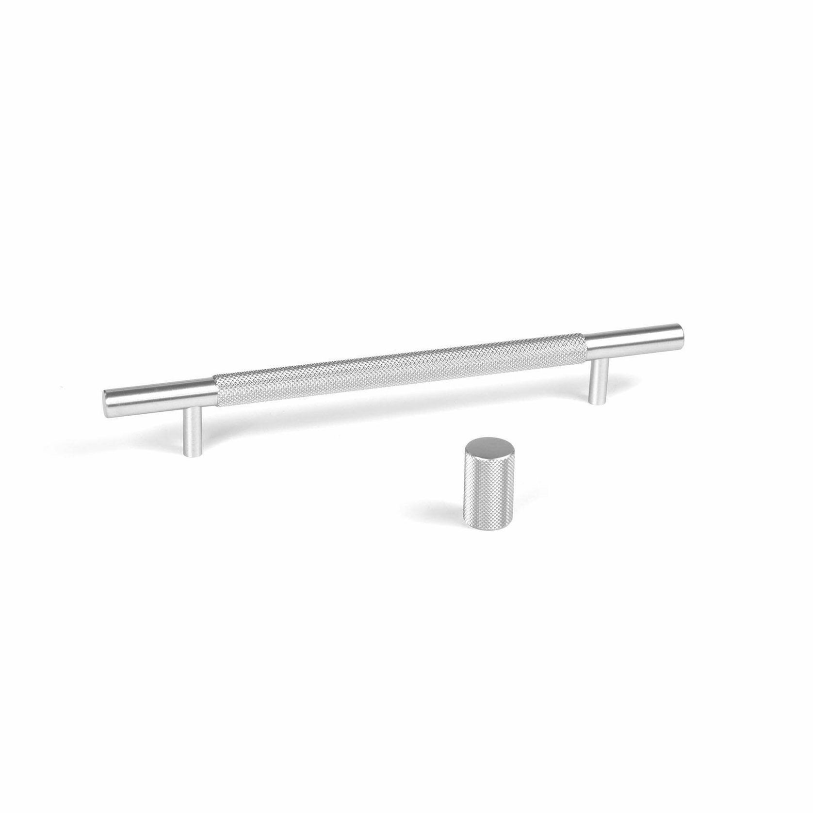 KT&CO Kitchen handles Knurled Bondi matt black / satin nickel / dark brushed brass/ champagne gallery detail image