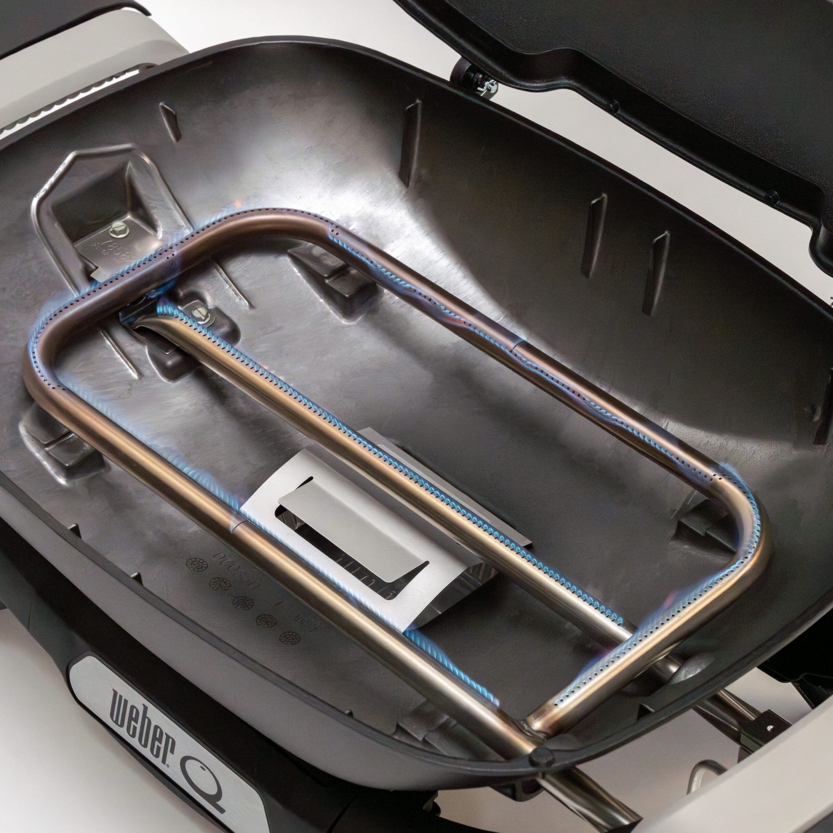 Weber Q2800N+ Midnight Black ULPG gallery detail image