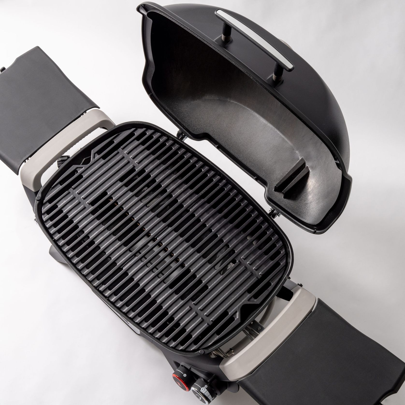Weber Q2800N+ Midnight Black ULPG gallery detail image