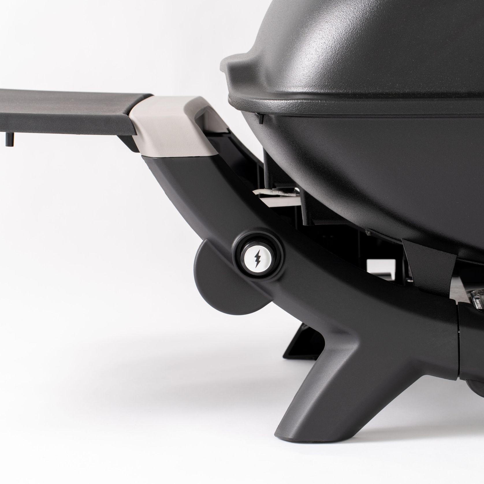 Weber Q2800N+ Midnight Black ULPG gallery detail image