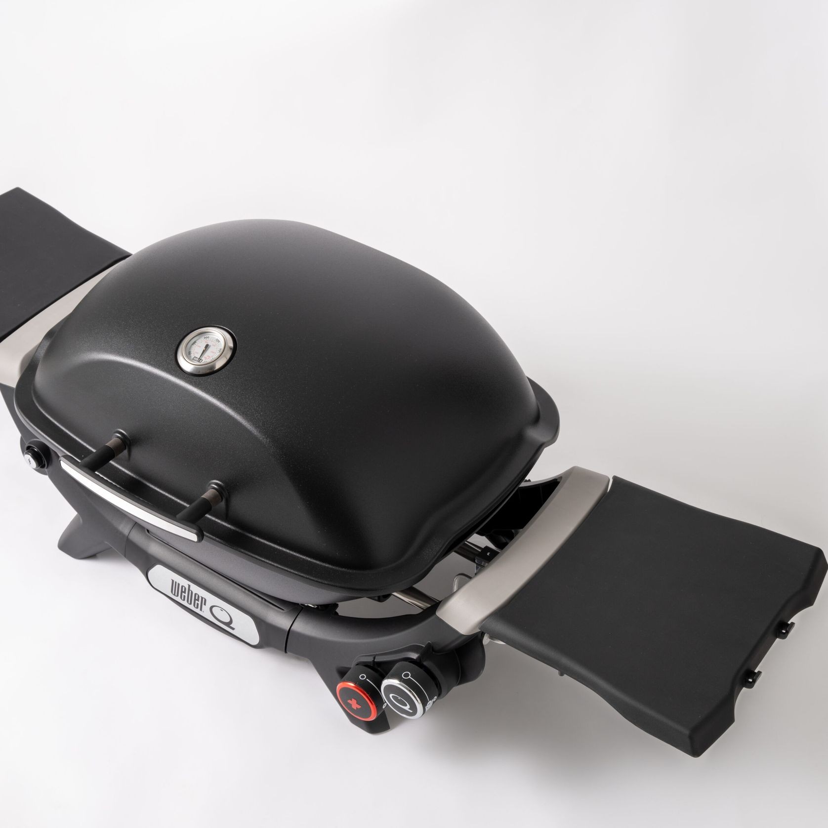 Weber Q2800N+ Midnight Black ULPG gallery detail image