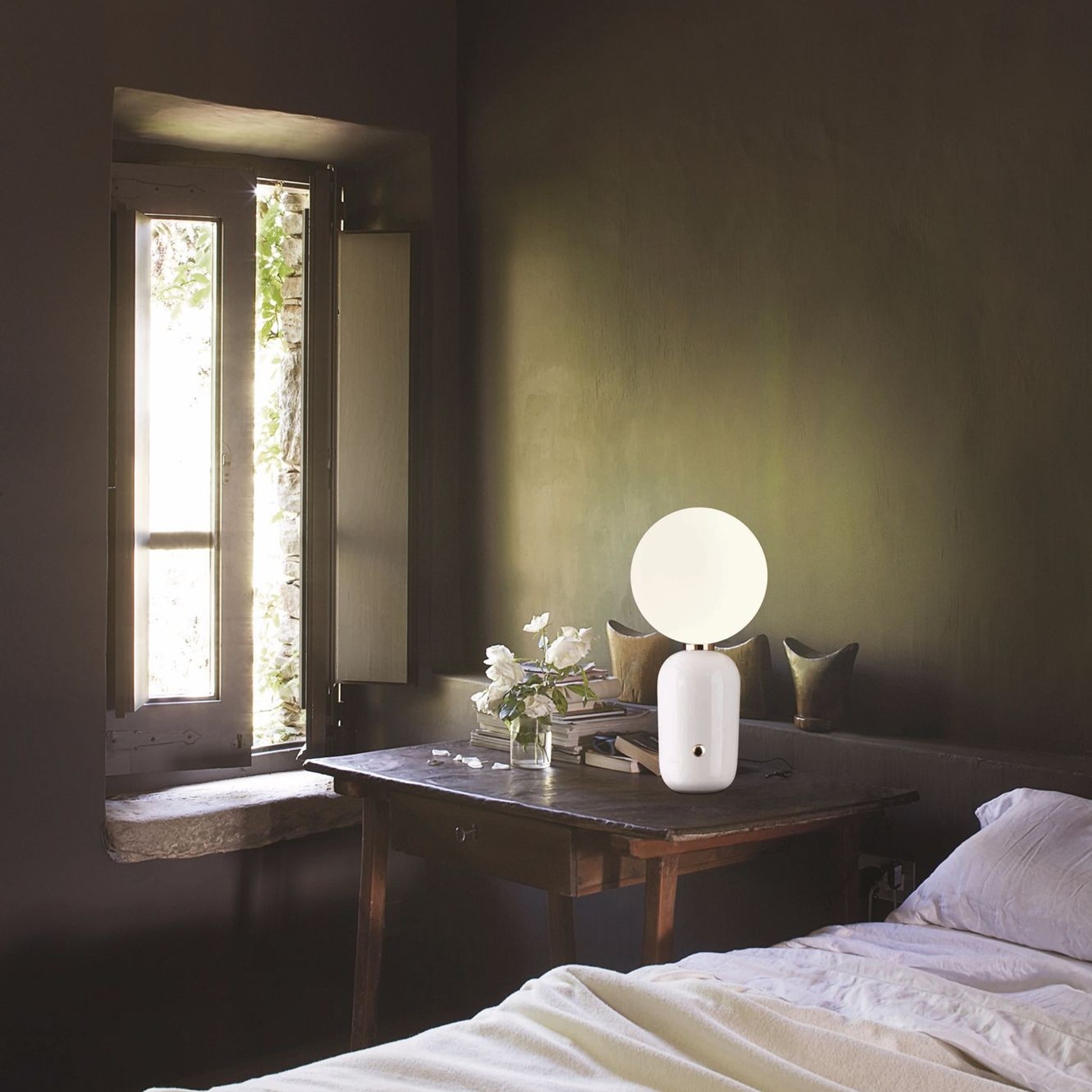 Aballs Table Lamp gallery detail image
