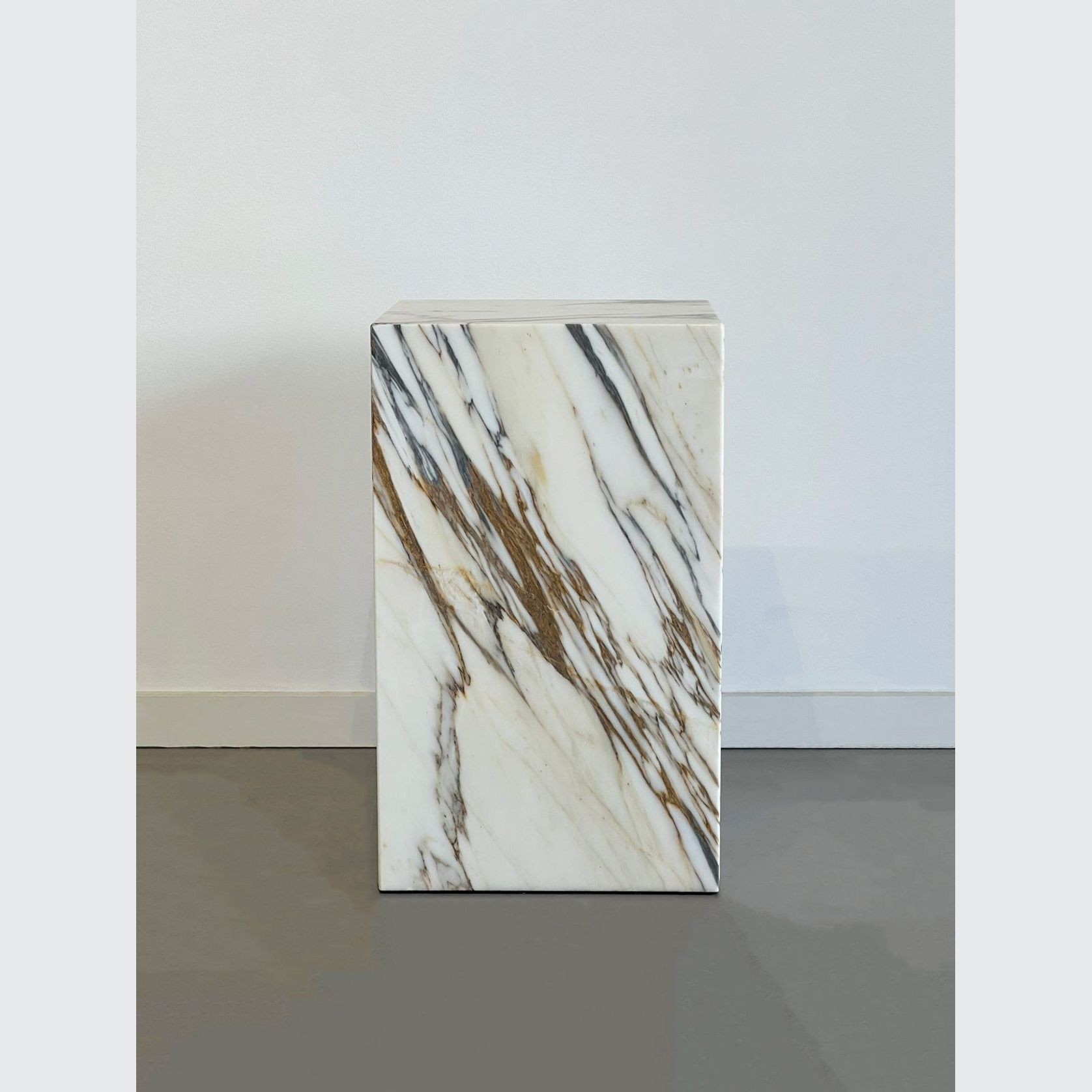 Arabescato Marble Plinth | Brown gallery detail image
