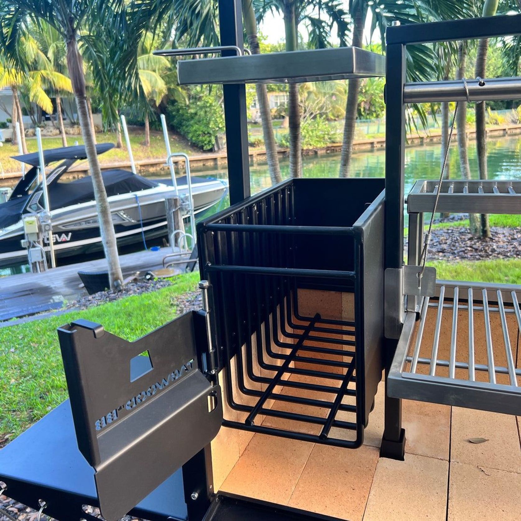 BBQ03SI Argentine Santa Maria Charcoal & Woodfired Parrilla Grill gallery detail image