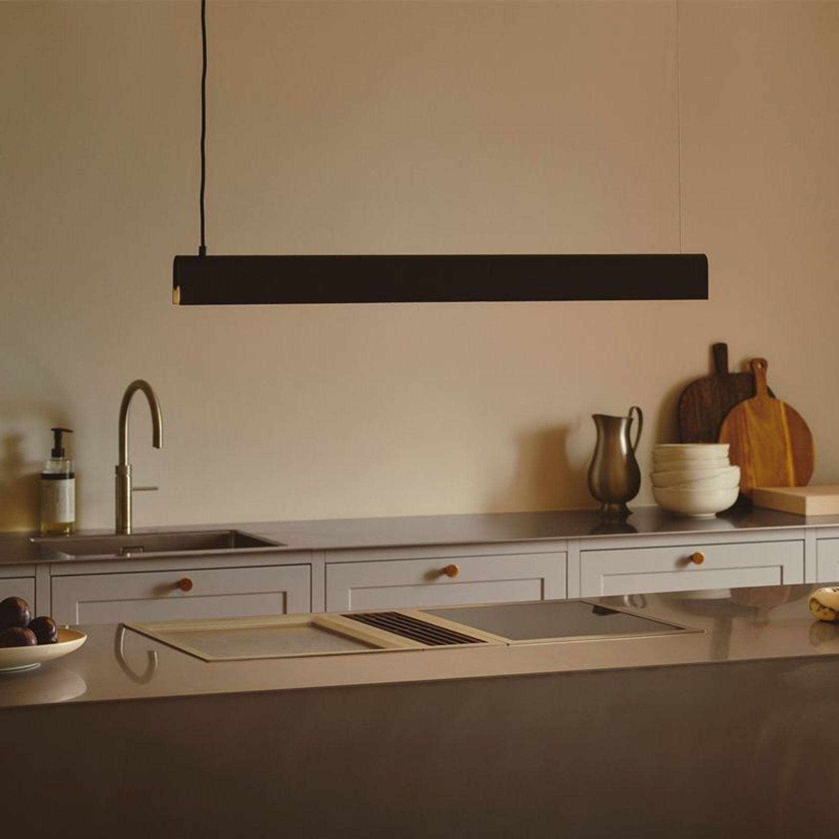 Beau 100 Pendant Black gallery detail image