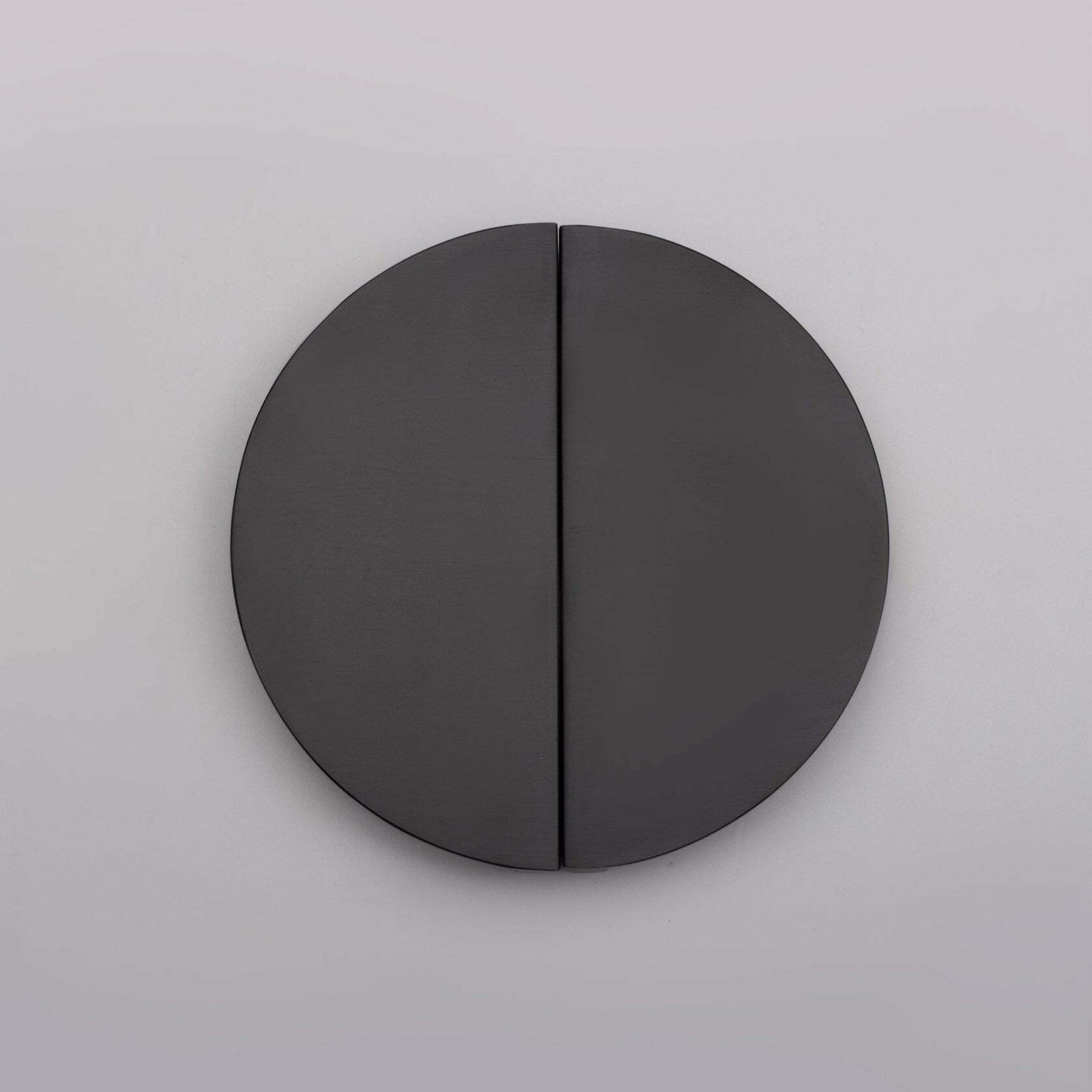 KT&CO Kitchen drawer handles luna pull half moon Albany Matt black / brushed brass /Brushed nickel gallery detail image