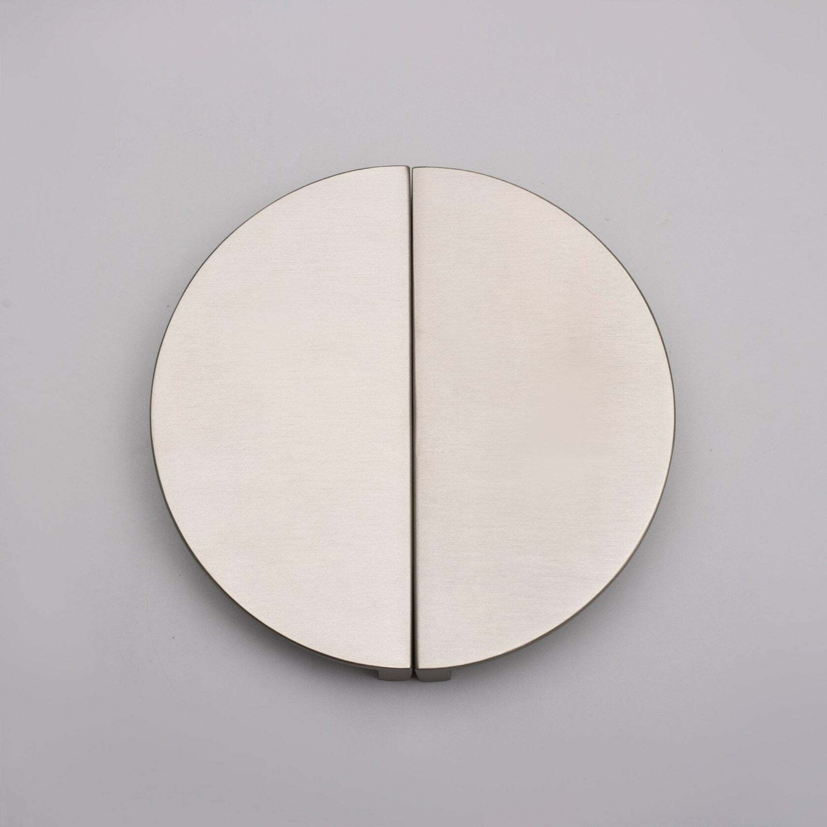 KT&CO Kitchen drawer handles luna pull half moon Albany Matt black / brushed brass /Brushed nickel gallery detail image