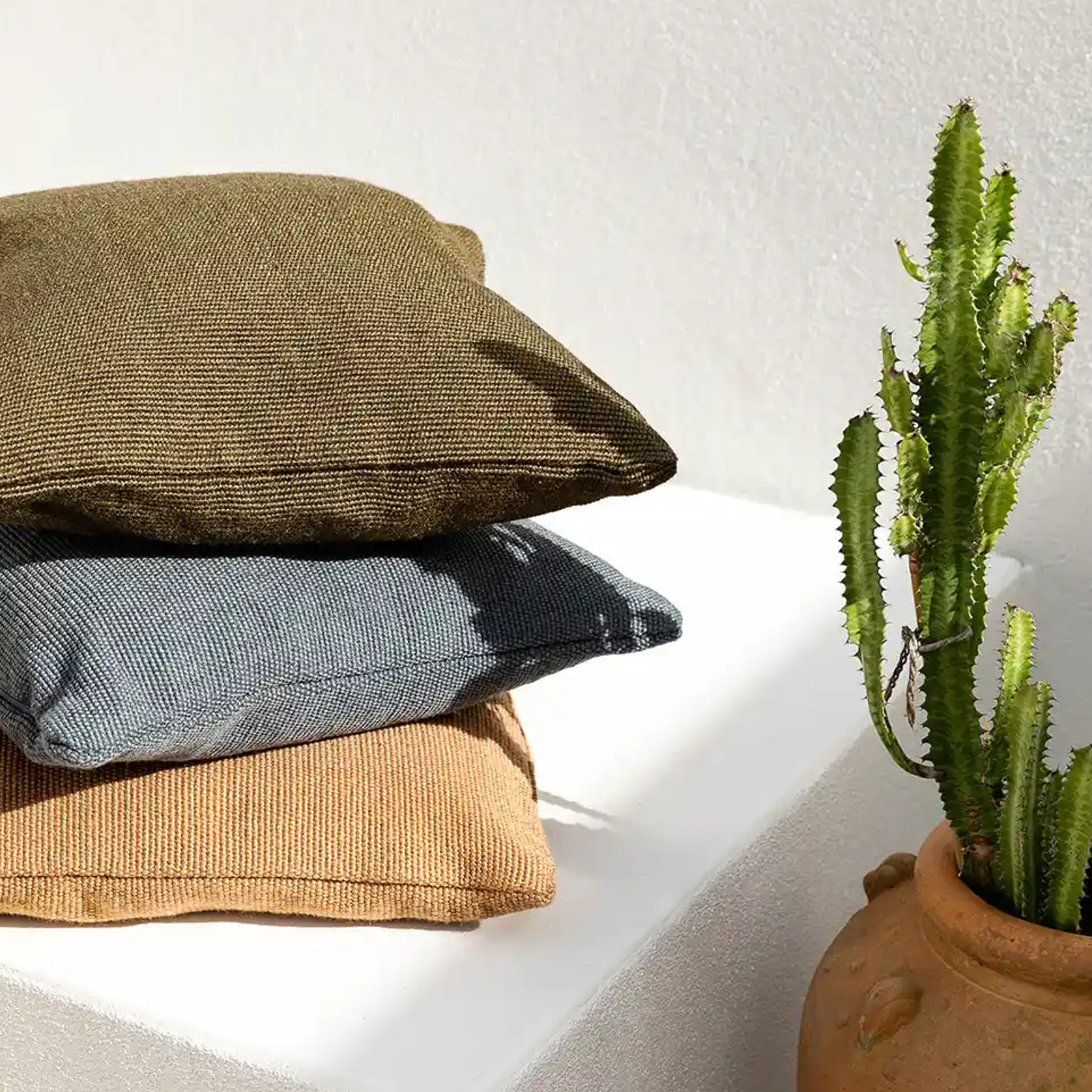 Baya Clipper In & Outdoor Cushion - Ocean | Blue gallery detail image