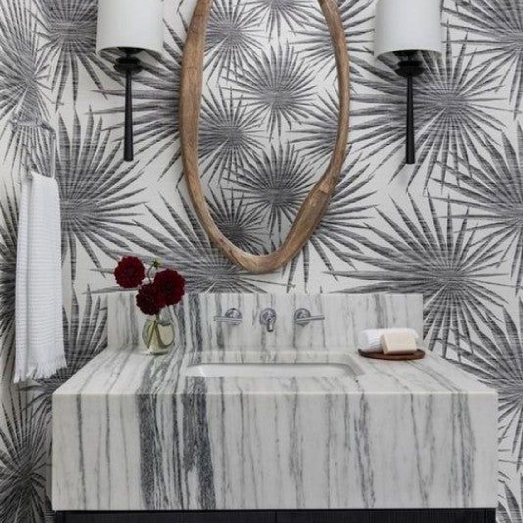 Aerin Beaumont Medium Tail Sconce gallery detail image