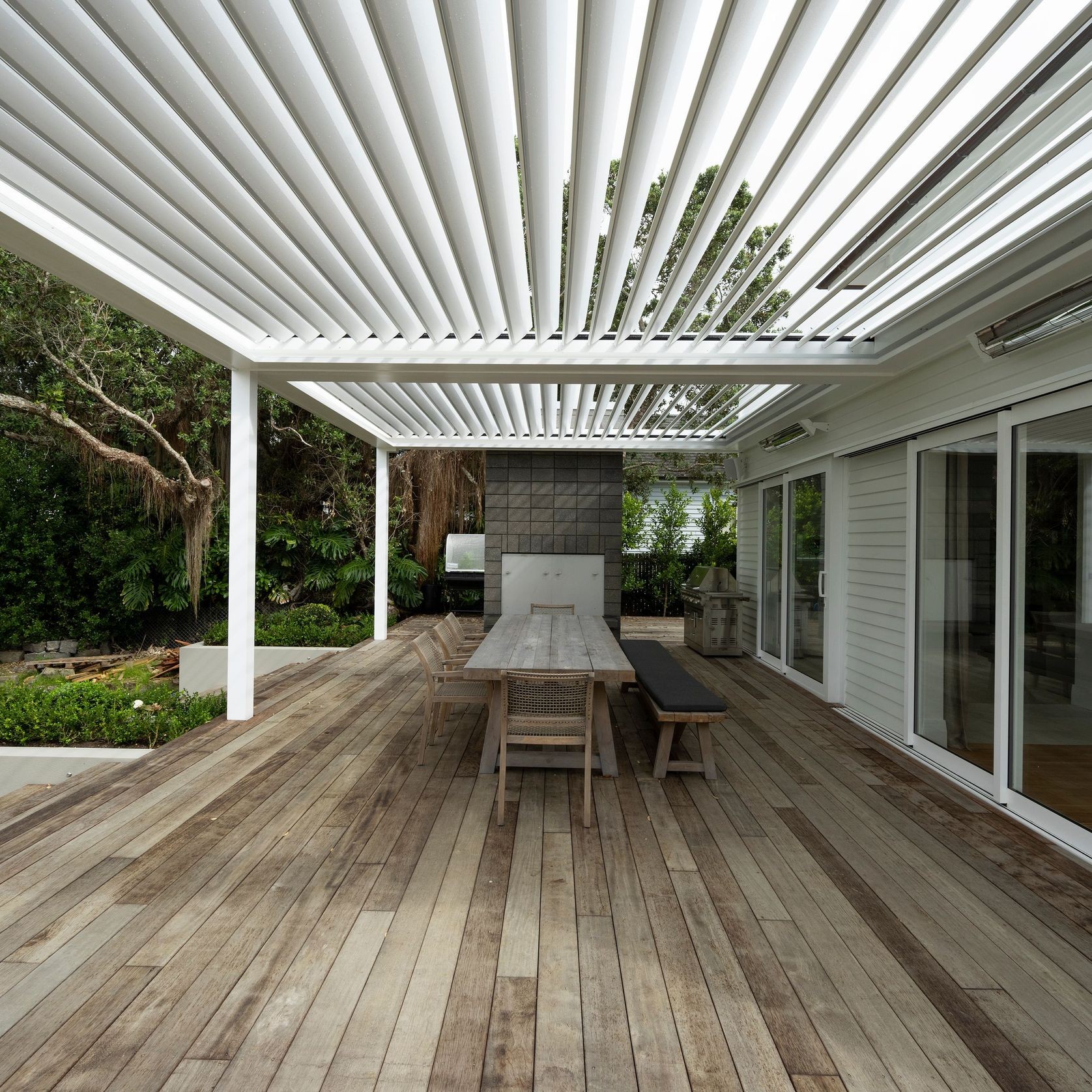 Louvretec Retractable Opening Roof gallery detail image