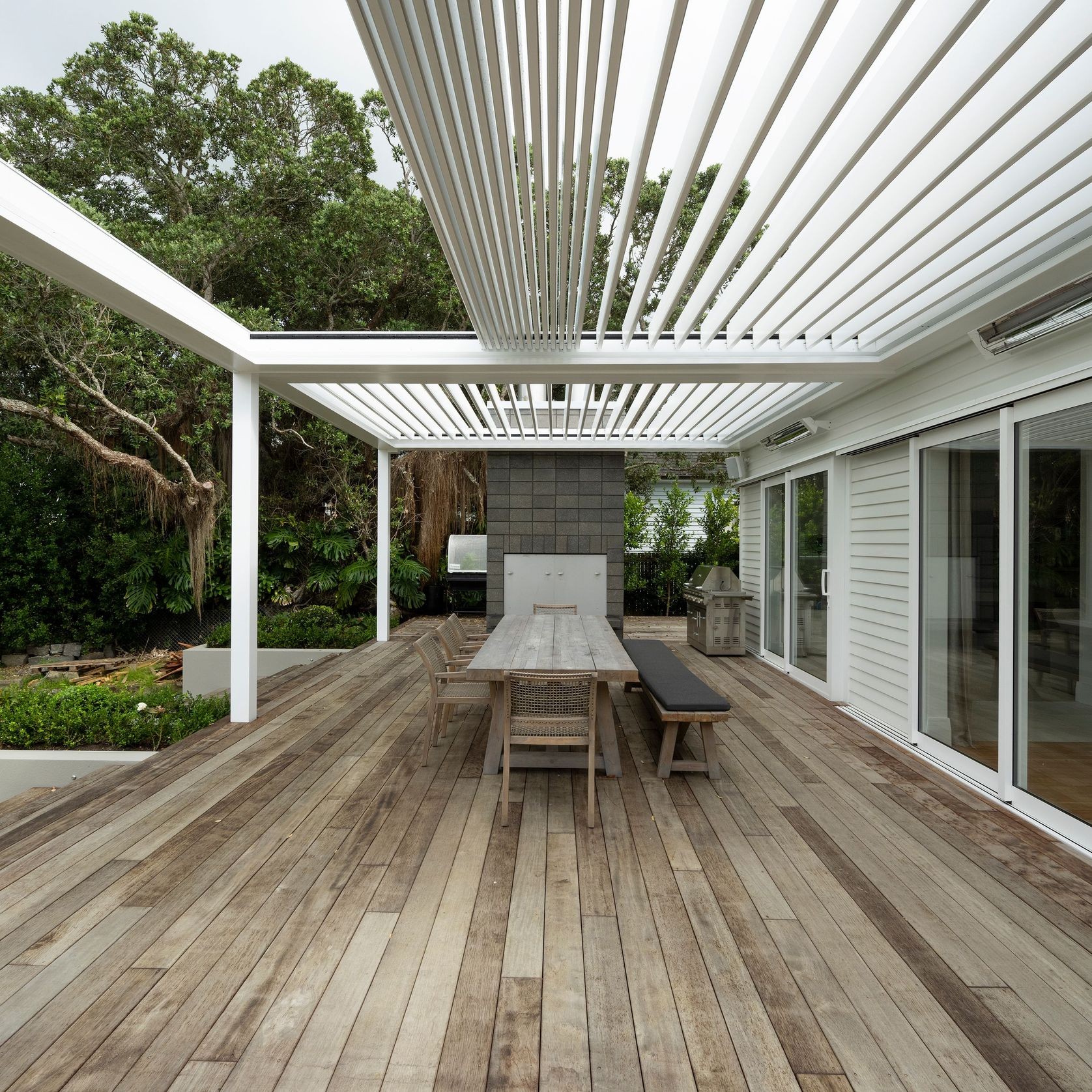 Louvretec Retractable Opening Roof gallery detail image