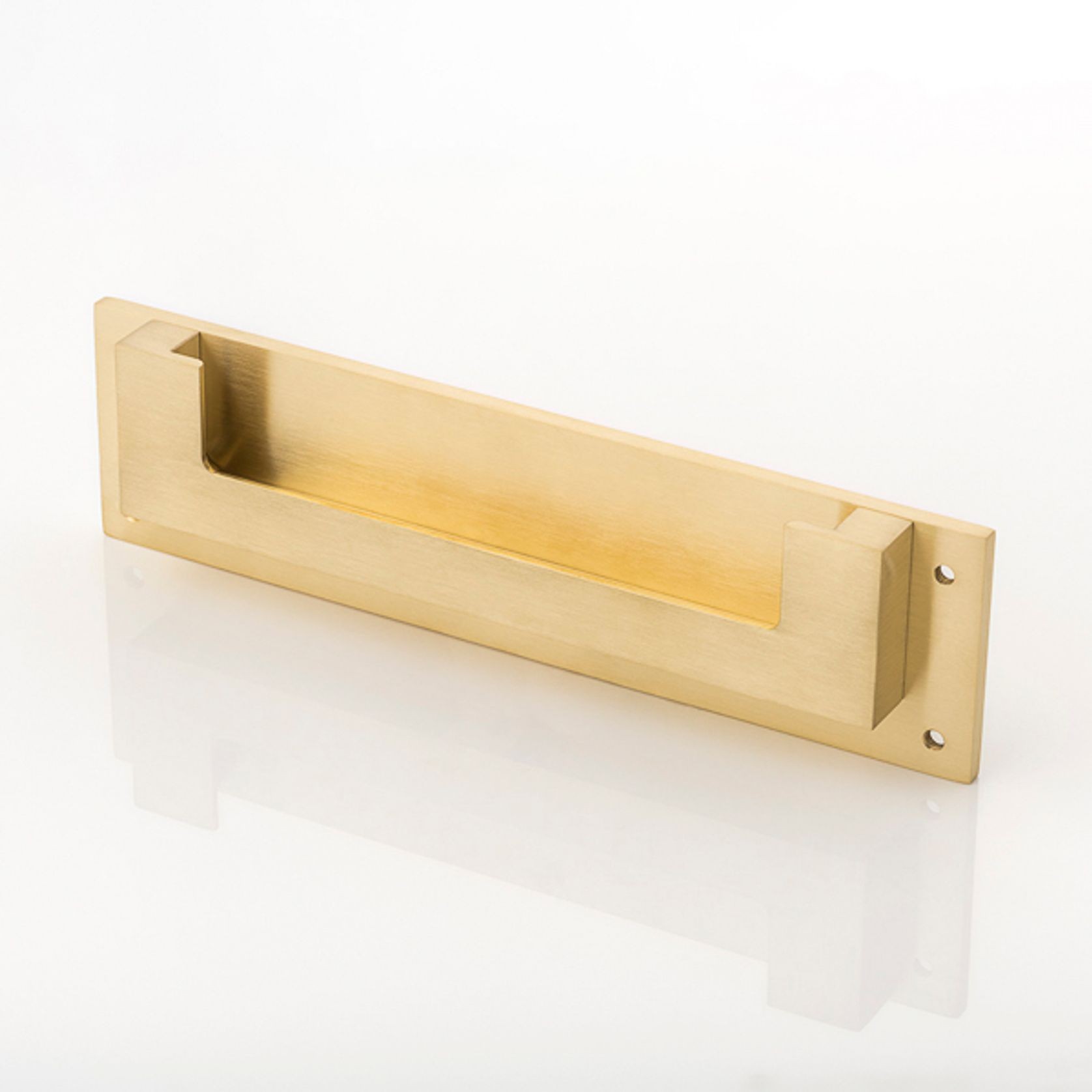 Joseph Giles - Rohe Integrated Cabinet Handle Central gallery detail image