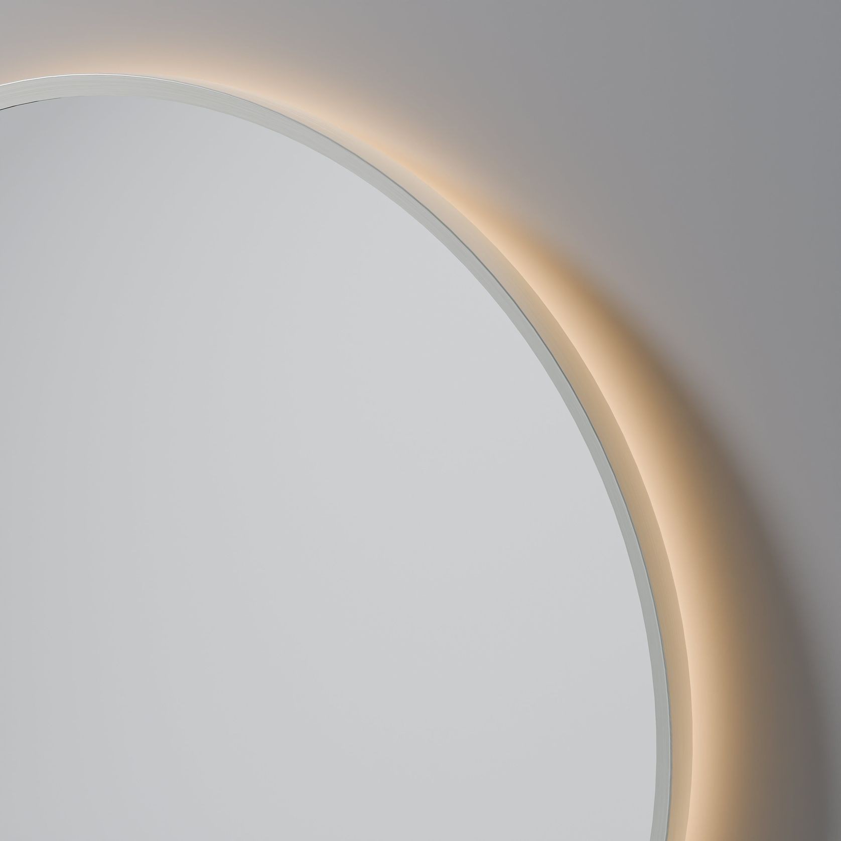 Aura Round 700 LED Mirror gallery detail image
