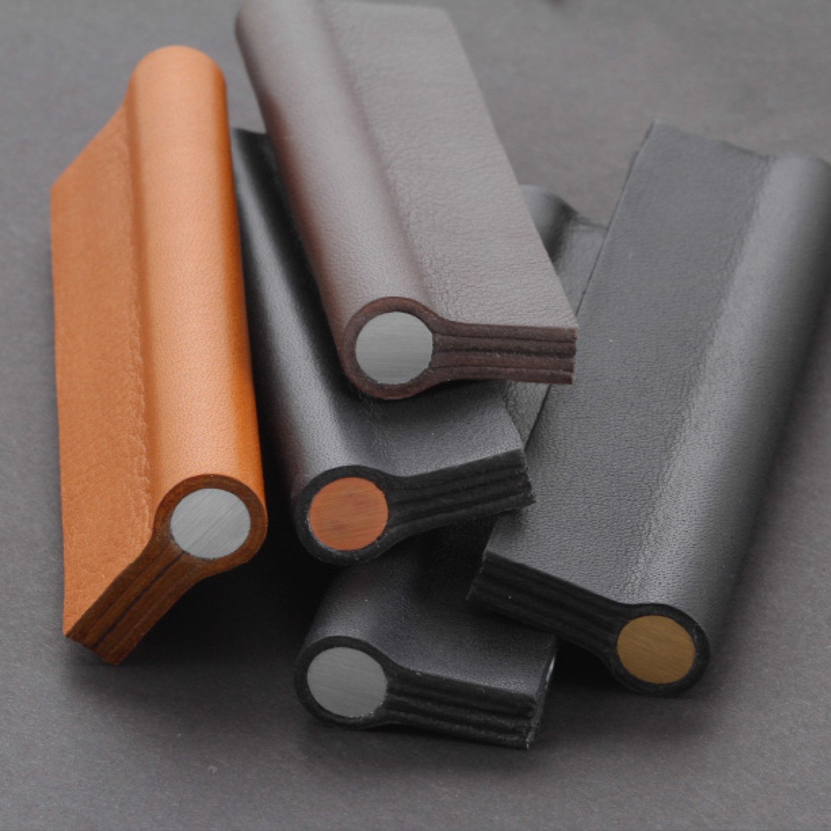 Premium Como Leather Pull - Black gallery detail image