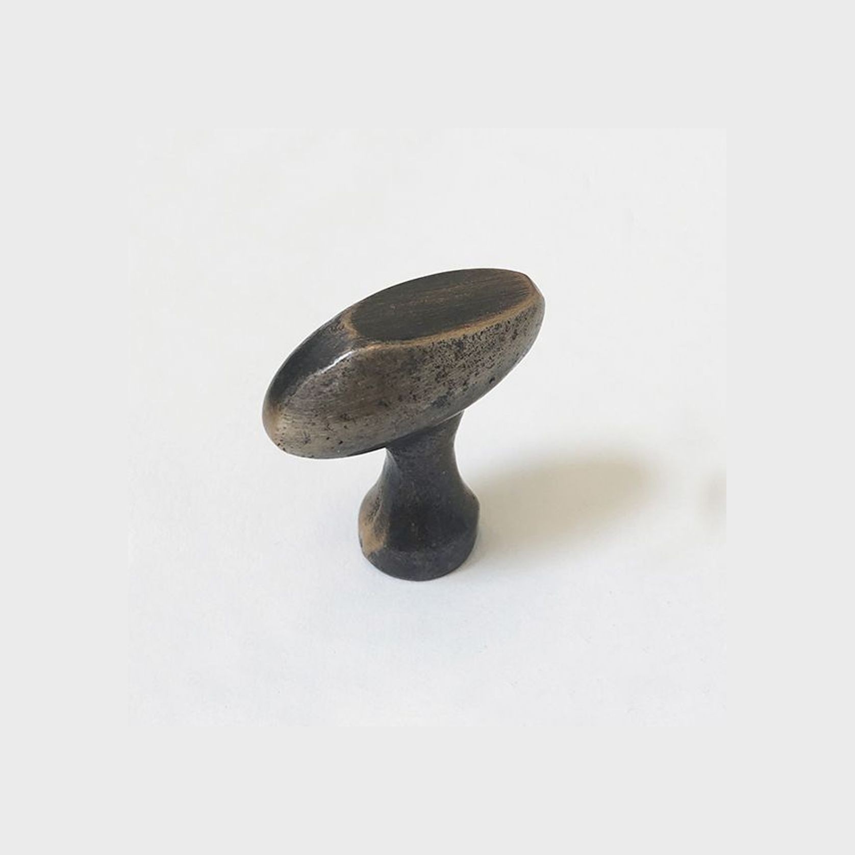 Joseph Giles - Organo Solid Bronze Oval Cabinet Pull gallery detail image