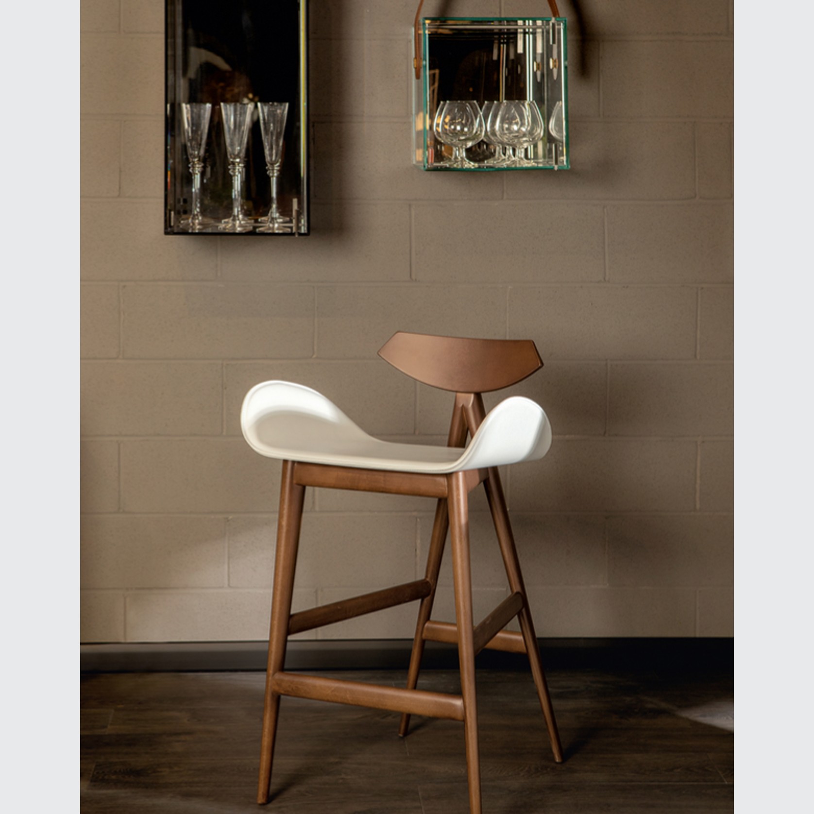 Manta Barstool gallery detail image