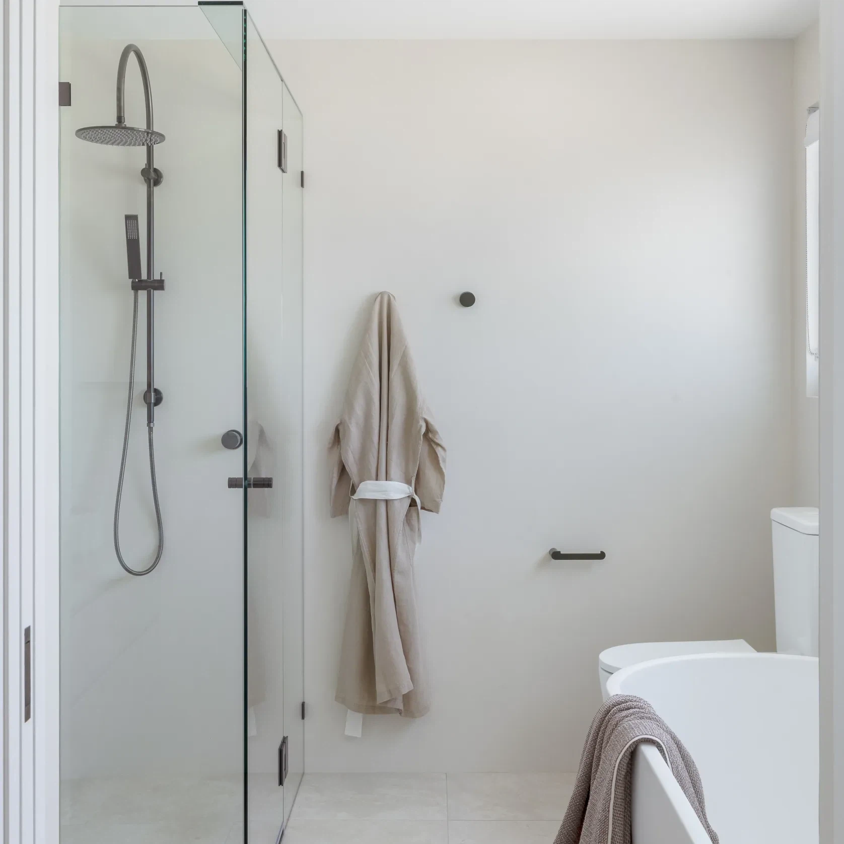 Elysian Gooseneck Shower Rail Set gallery detail image