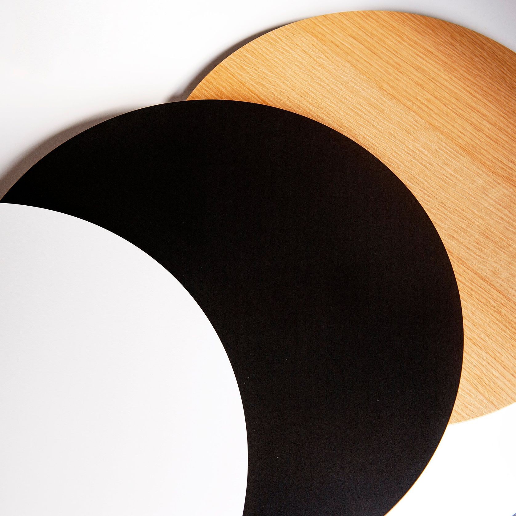 Chicane Side Table (round) with Hairpin Legs gallery detail image