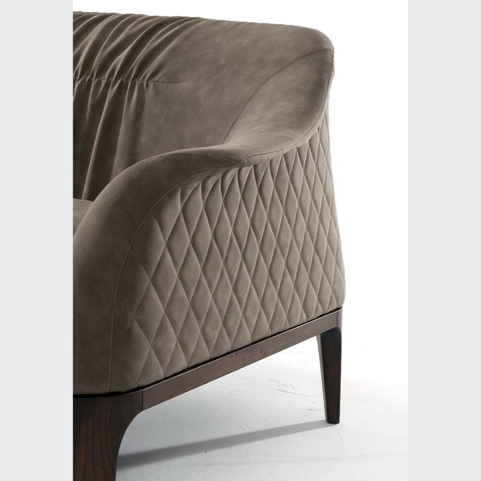 Tiffany Sofa gallery detail image