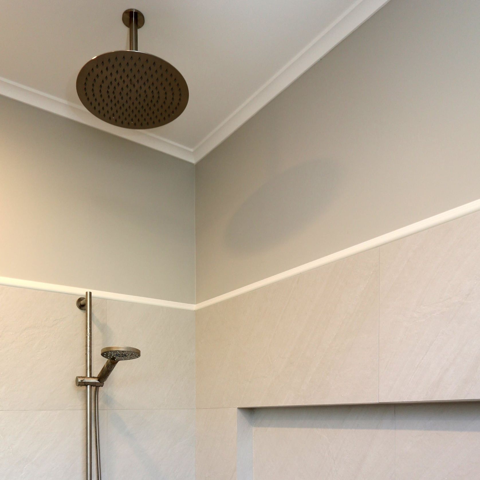 ROUND RAIN HEADS RANGE - 5 COLOURS - 3 SIZES gallery detail image