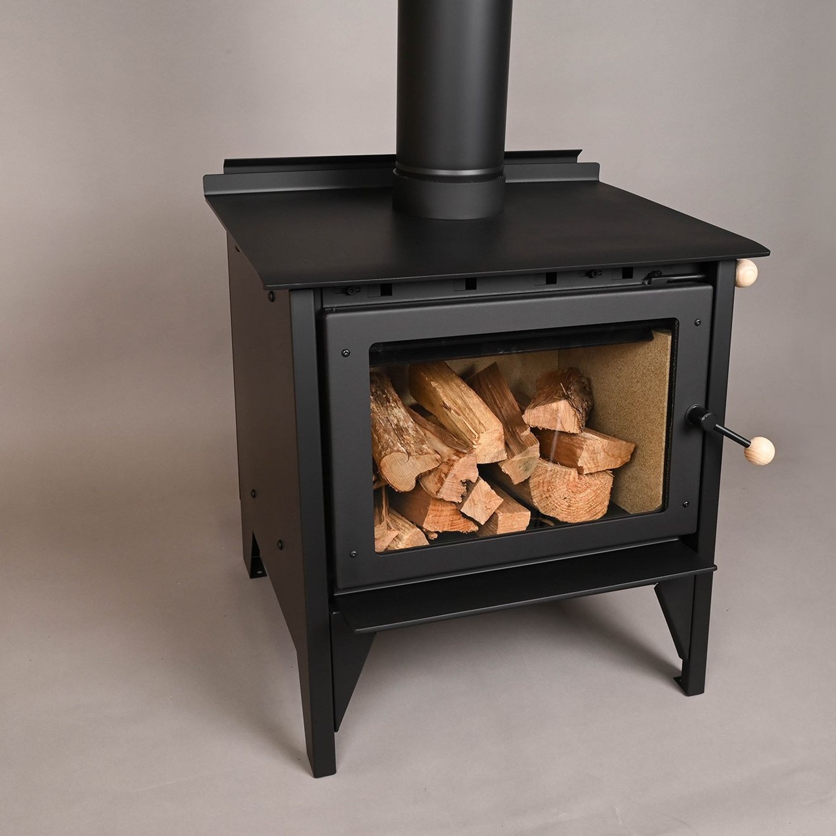 Warmington | Tasman Freestanding Woodburner with Flue gallery detail image