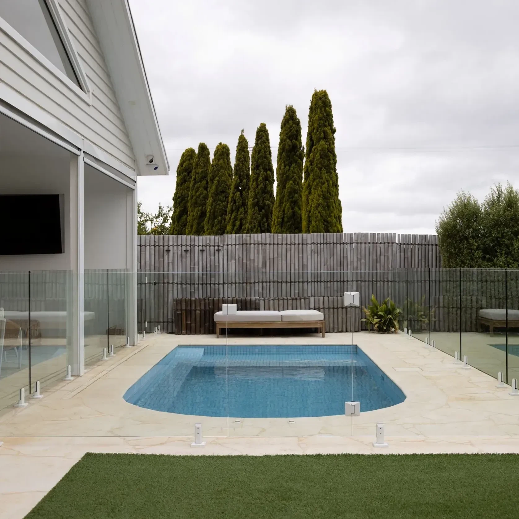 Crema Novelda Sandblasted Limestone Pool Coping gallery detail image