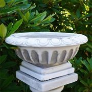 Acanthus Garden Urn gallery detail image