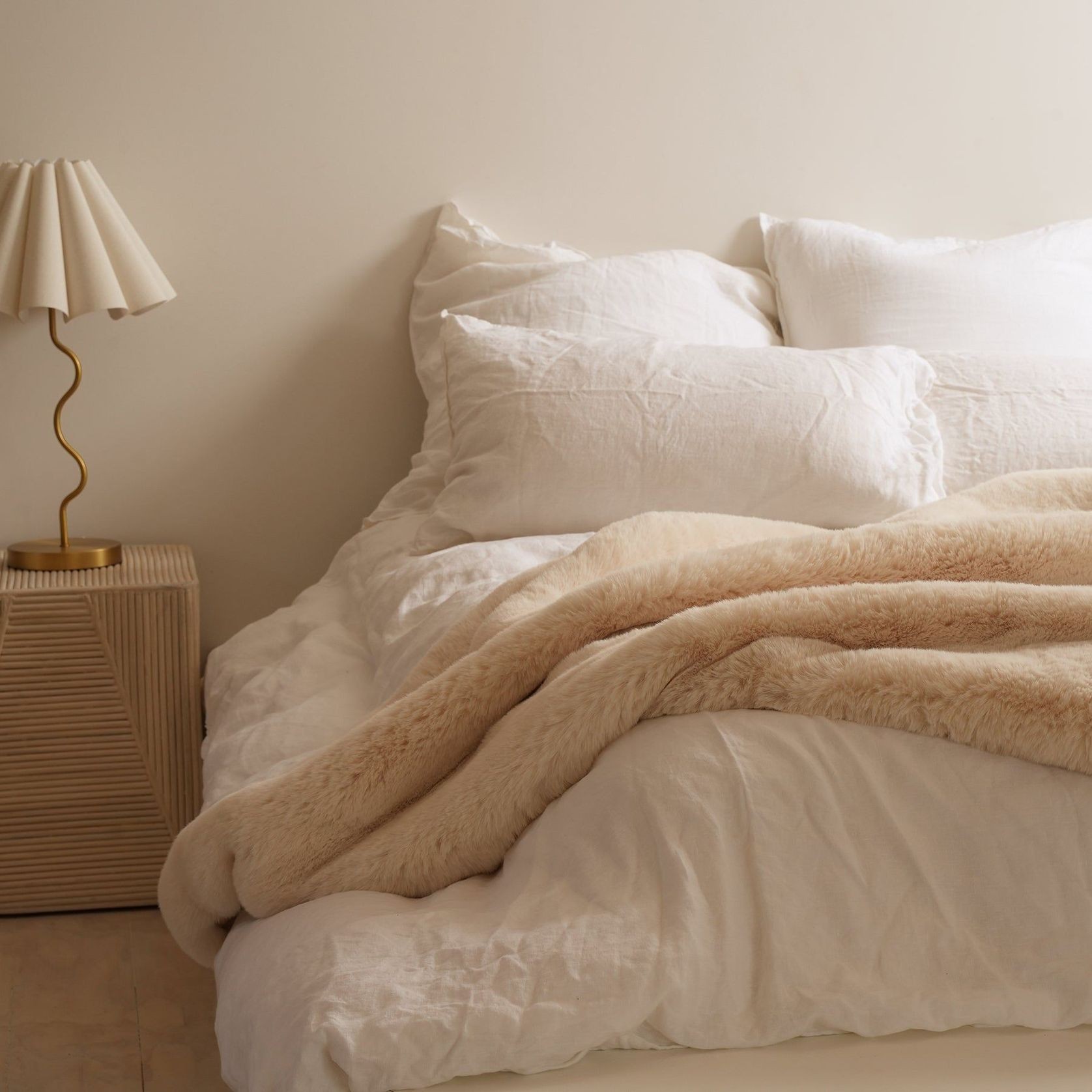 Vegan Fur Throw - Big Bear - Cream gallery detail image