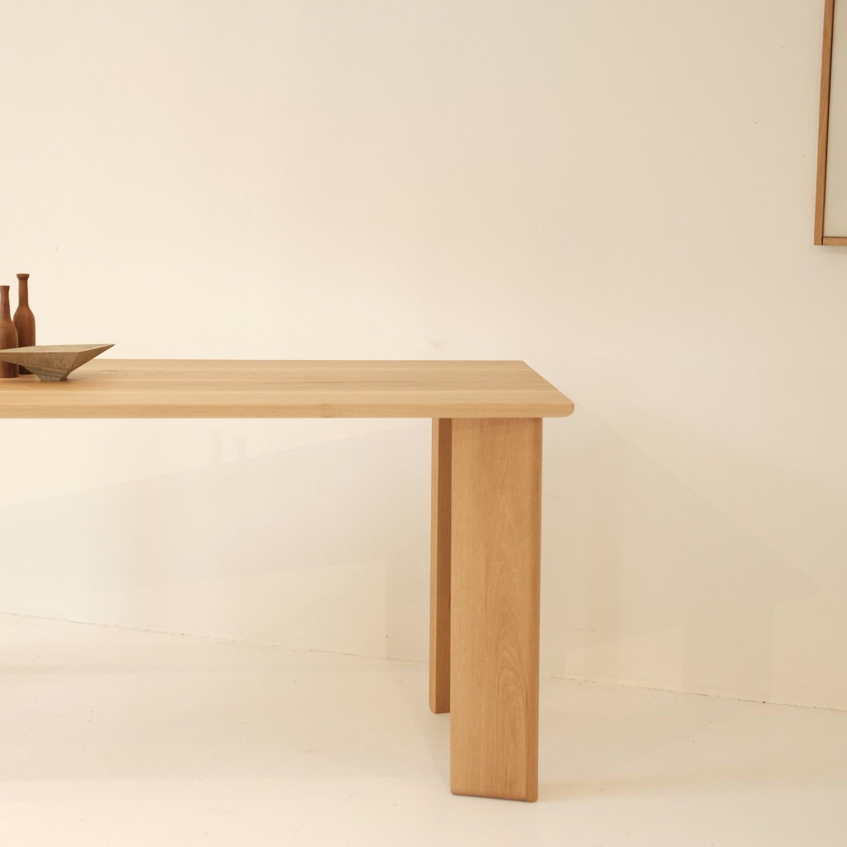 4 Pin Table gallery detail image